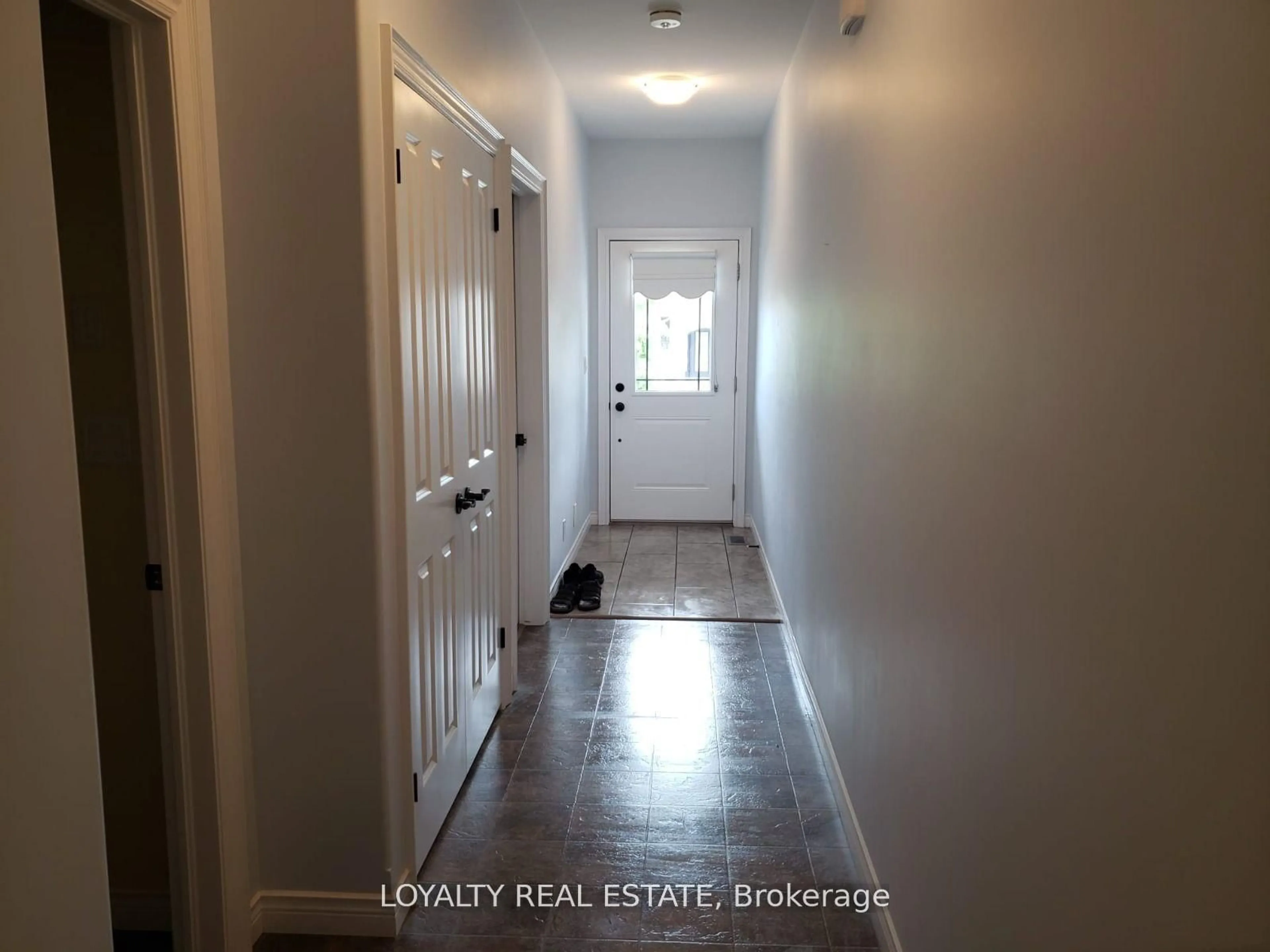 Indoor entryway for 149 Brown St, Norfolk Ontario N0A 1N7