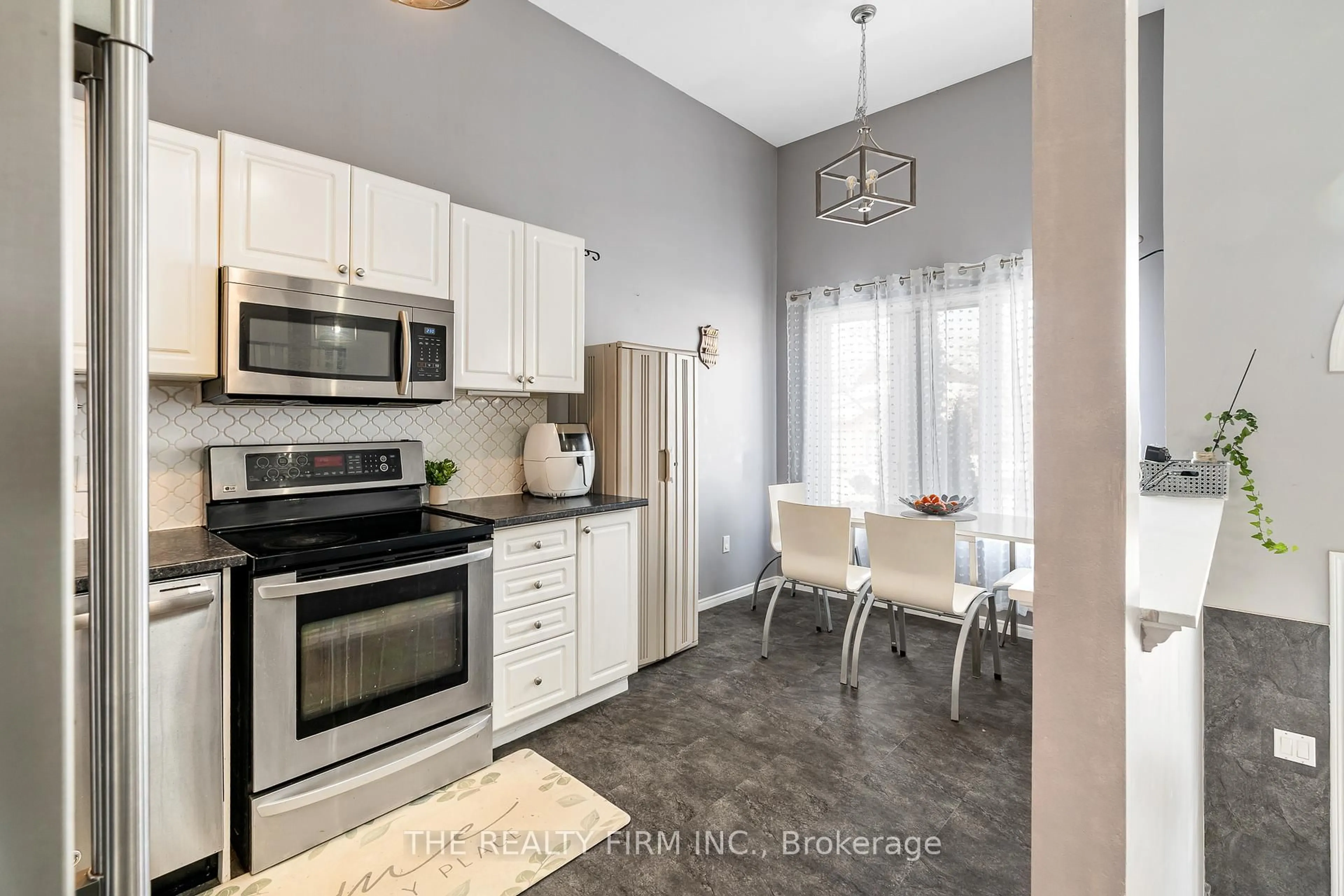 Open concept kitchen, ceramic/tile floor for 79 Sunrise Cres, London East Ontario N5V 4V8