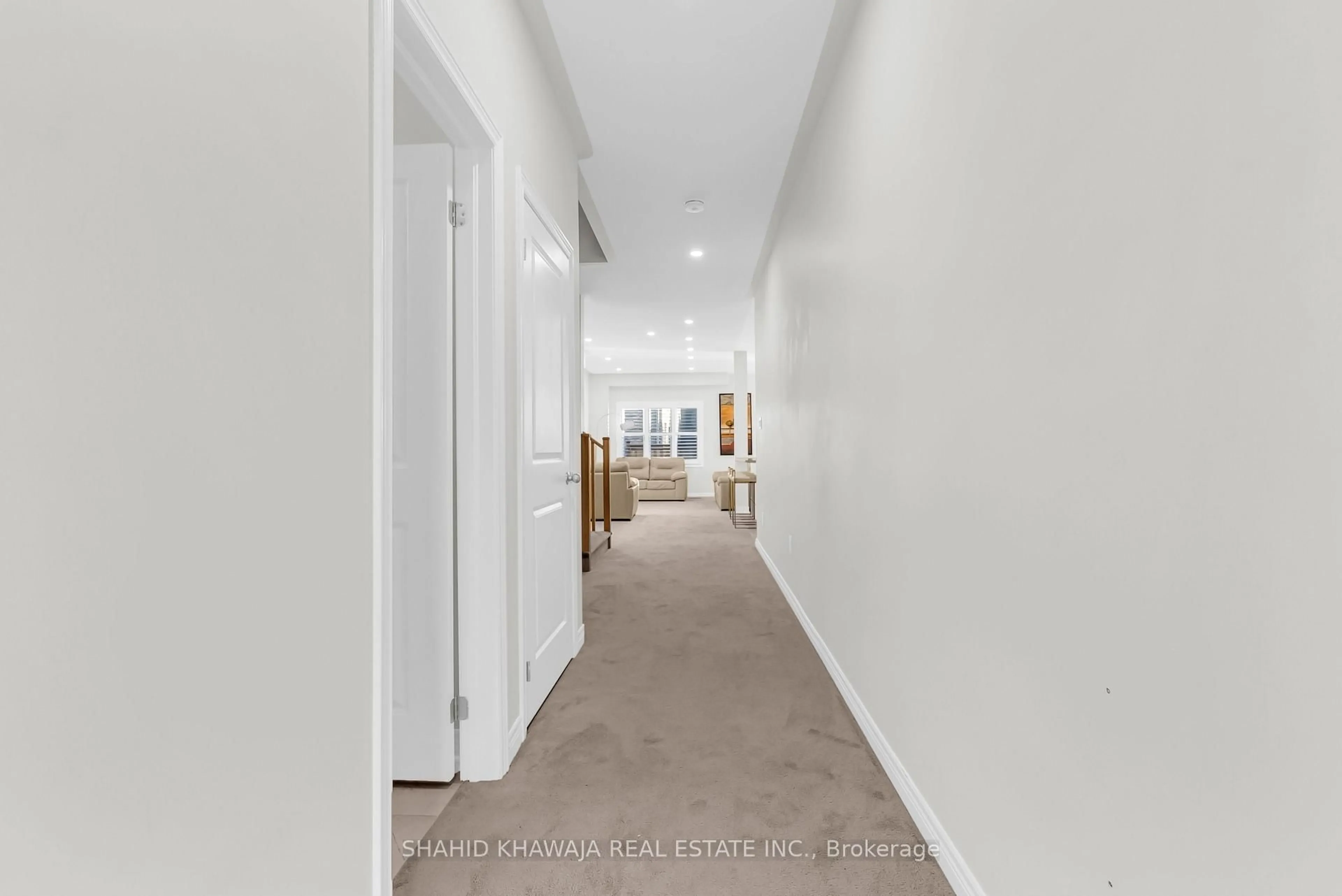 Indoor foyer for 15 Bentgrass Dr, Welland Ontario L3B 0H3