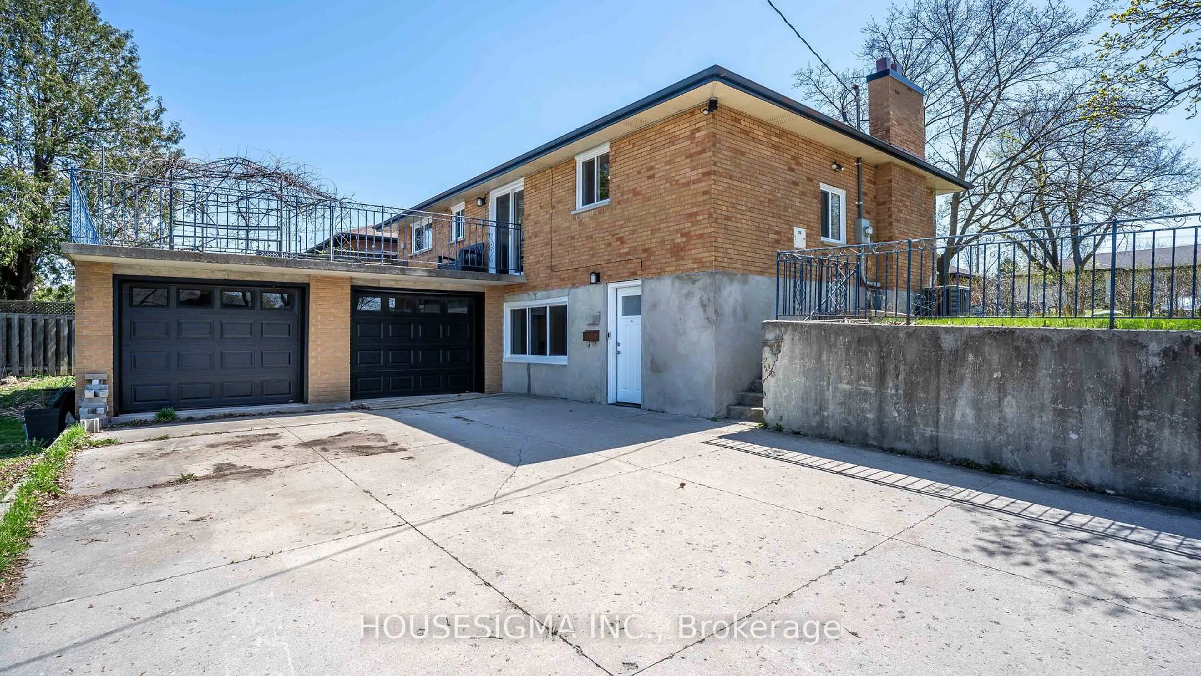 Home with brick exterior material, street for 286 Burlington Cres, London South Ontario N5Z 3G5