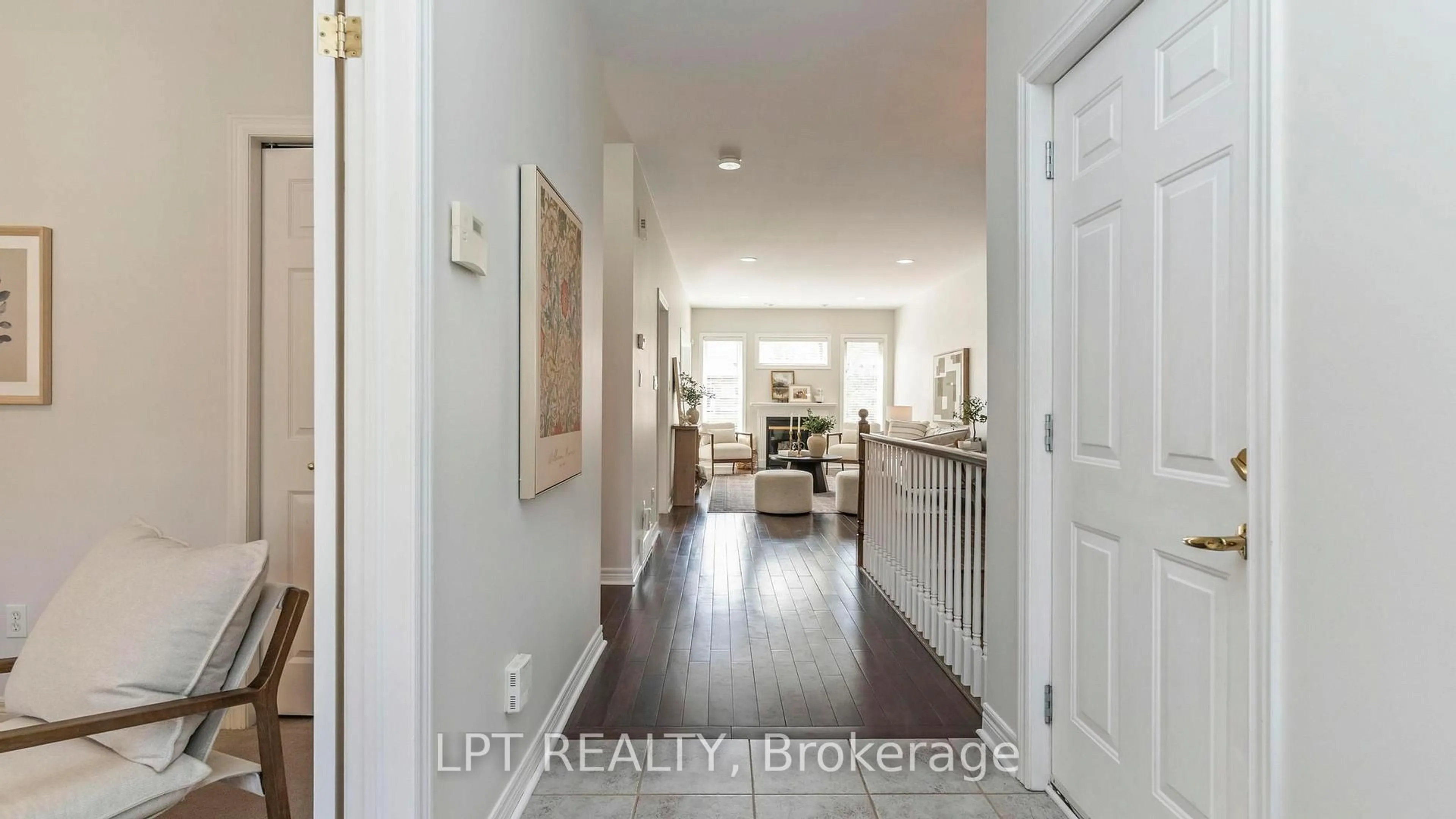 Indoor entryway for 21 St Johns Dr #8, Middlesex Centre Ontario N0M 1C0