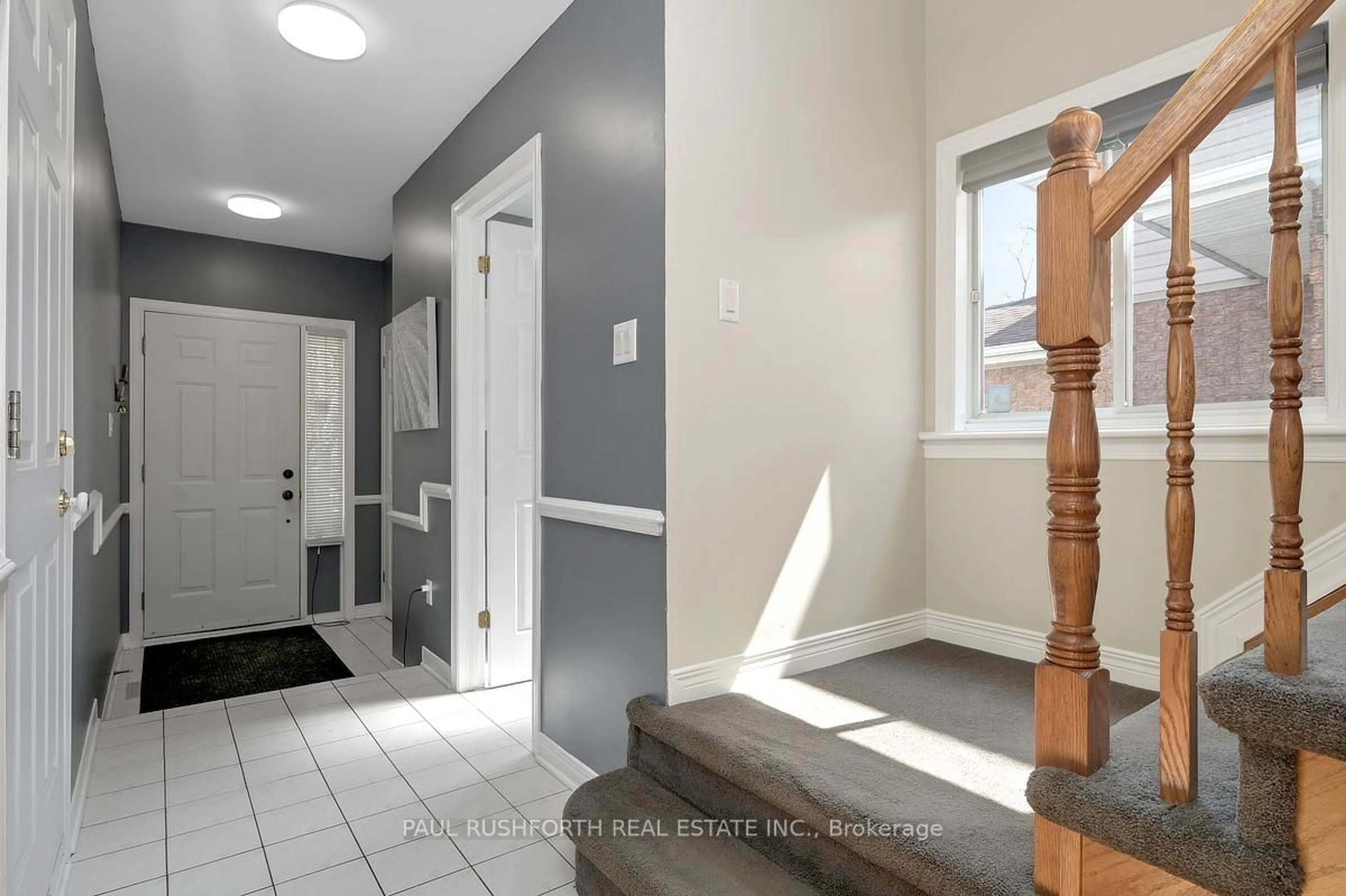 Indoor entryway for 4316 Owl Valley Dr, Ottawa Ontario K1V 1L3