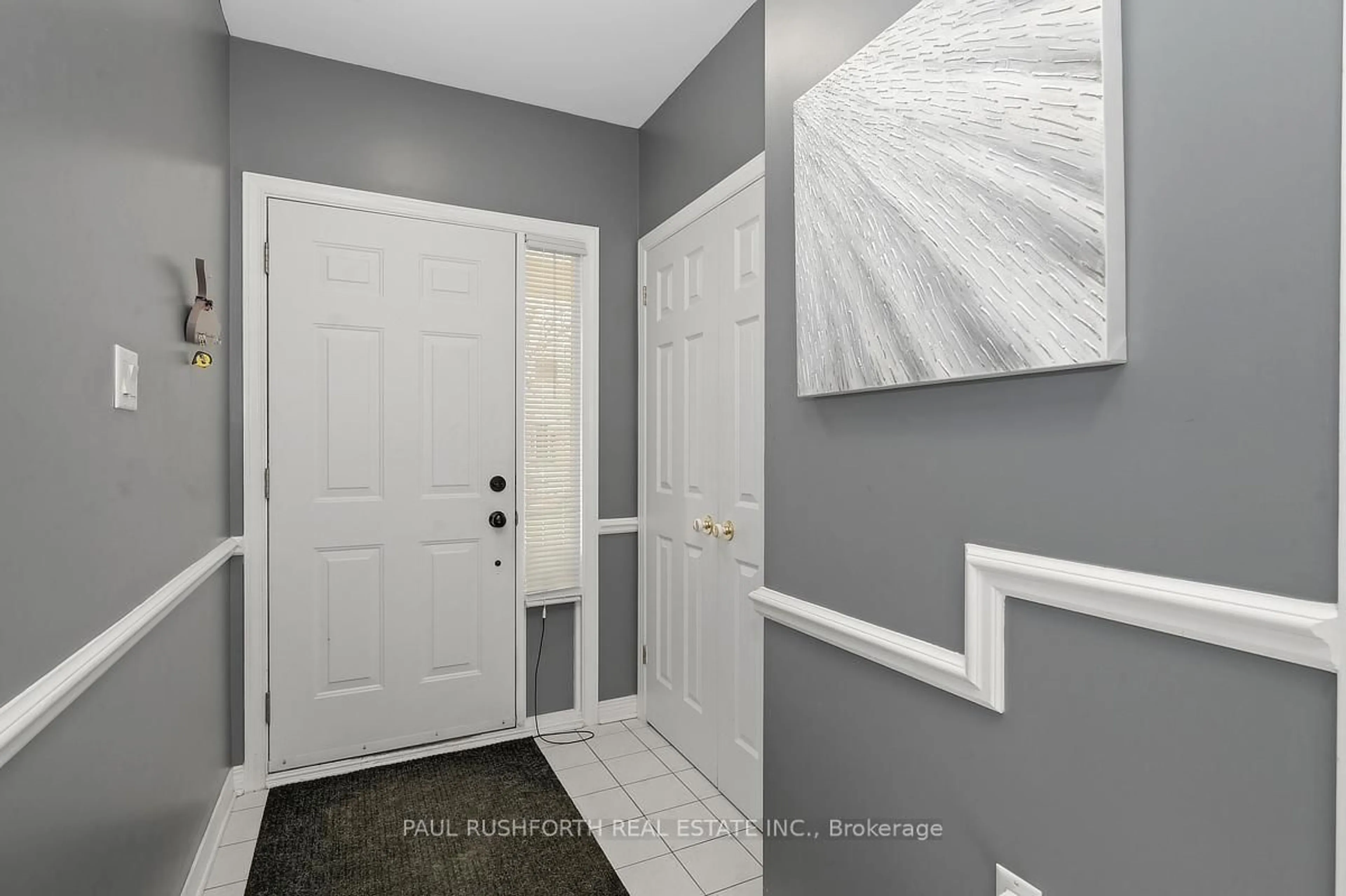 Indoor entryway for 4316 Owl Valley Dr, Ottawa Ontario K1V 1L3