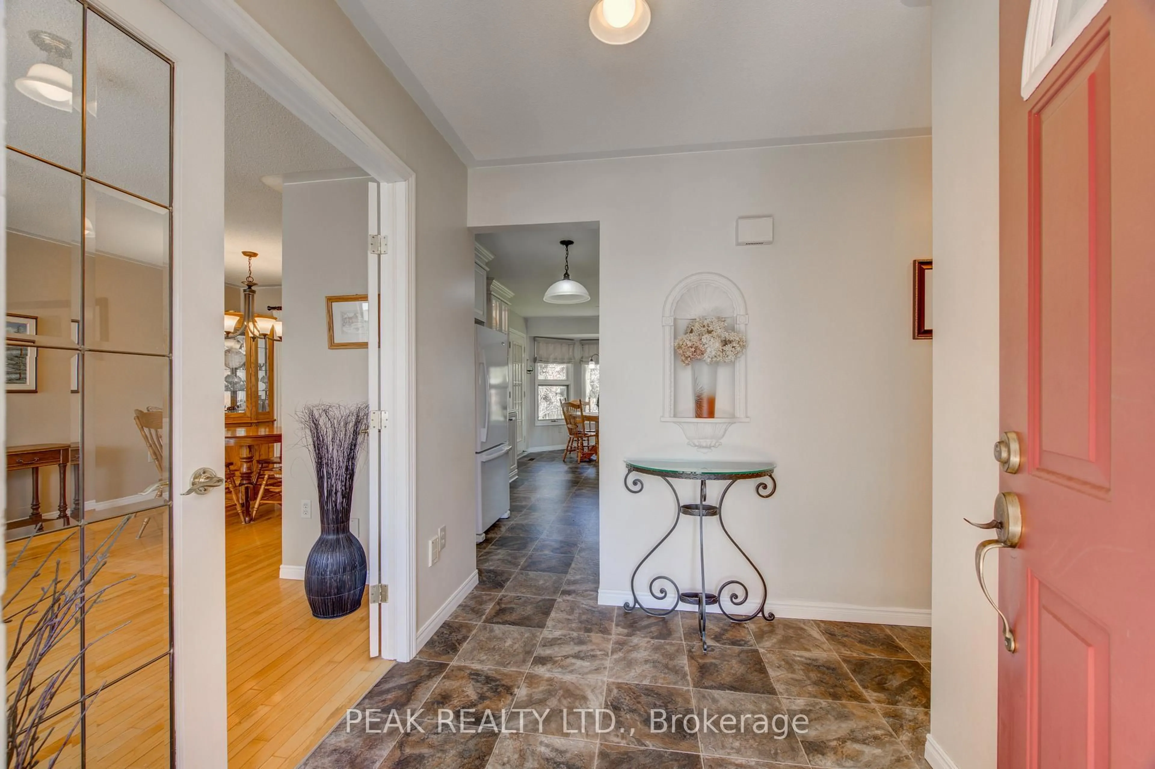 Indoor entryway for 50 King St, East Zorra-Tavistock Ontario N0B 2R0