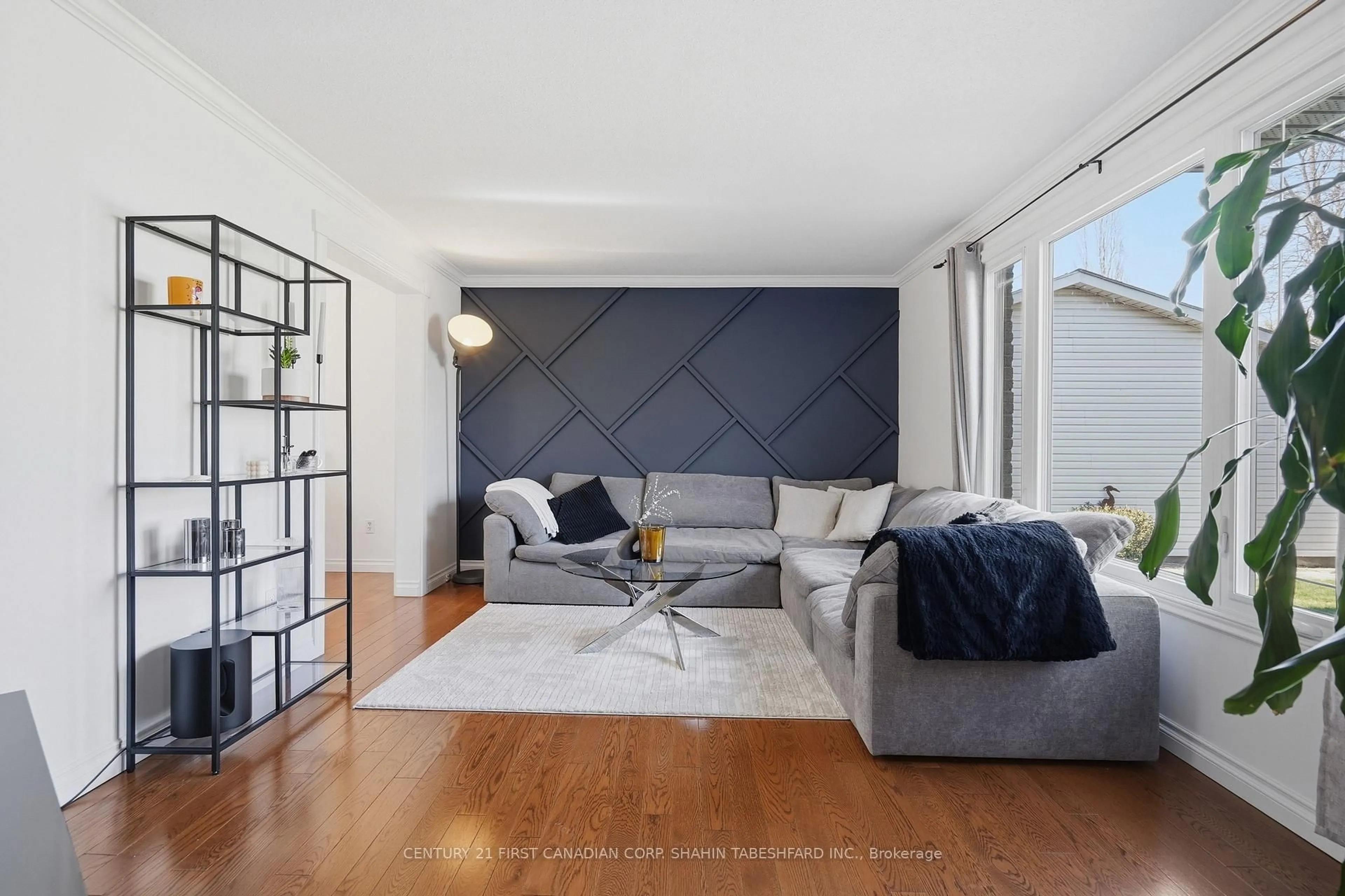 Living room with furniture, unknown for 45 Cottonwood Cres, London North Ontario N6G 2Y7