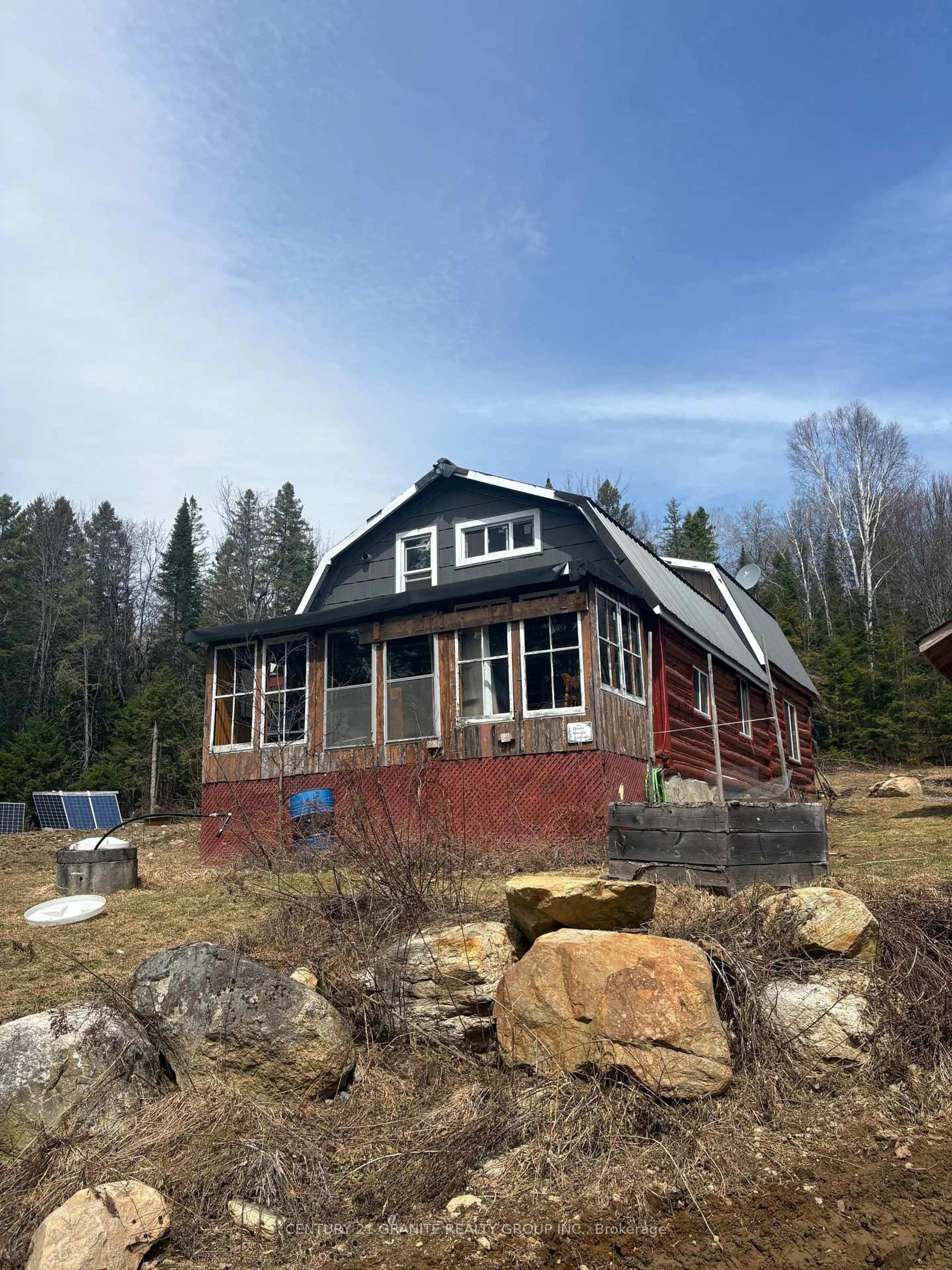 Home with vinyl exterior material, building for 1079 North Mackenzie Lake Rd, South Algonquin Ontario K0J 2M0