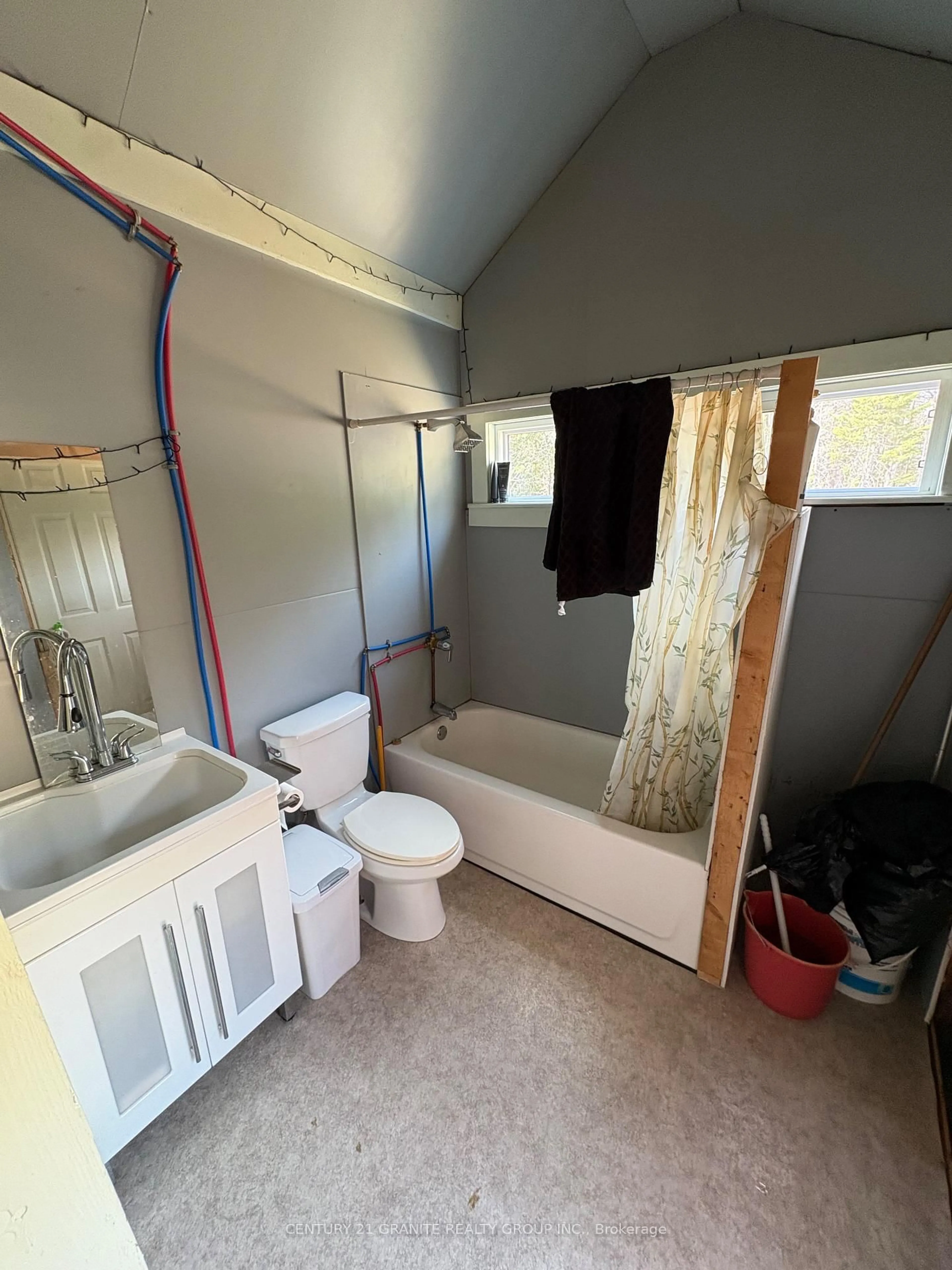 A pic of a room for 1079 North Mackenzie Lake Rd, South Algonquin Ontario K0J 2M0