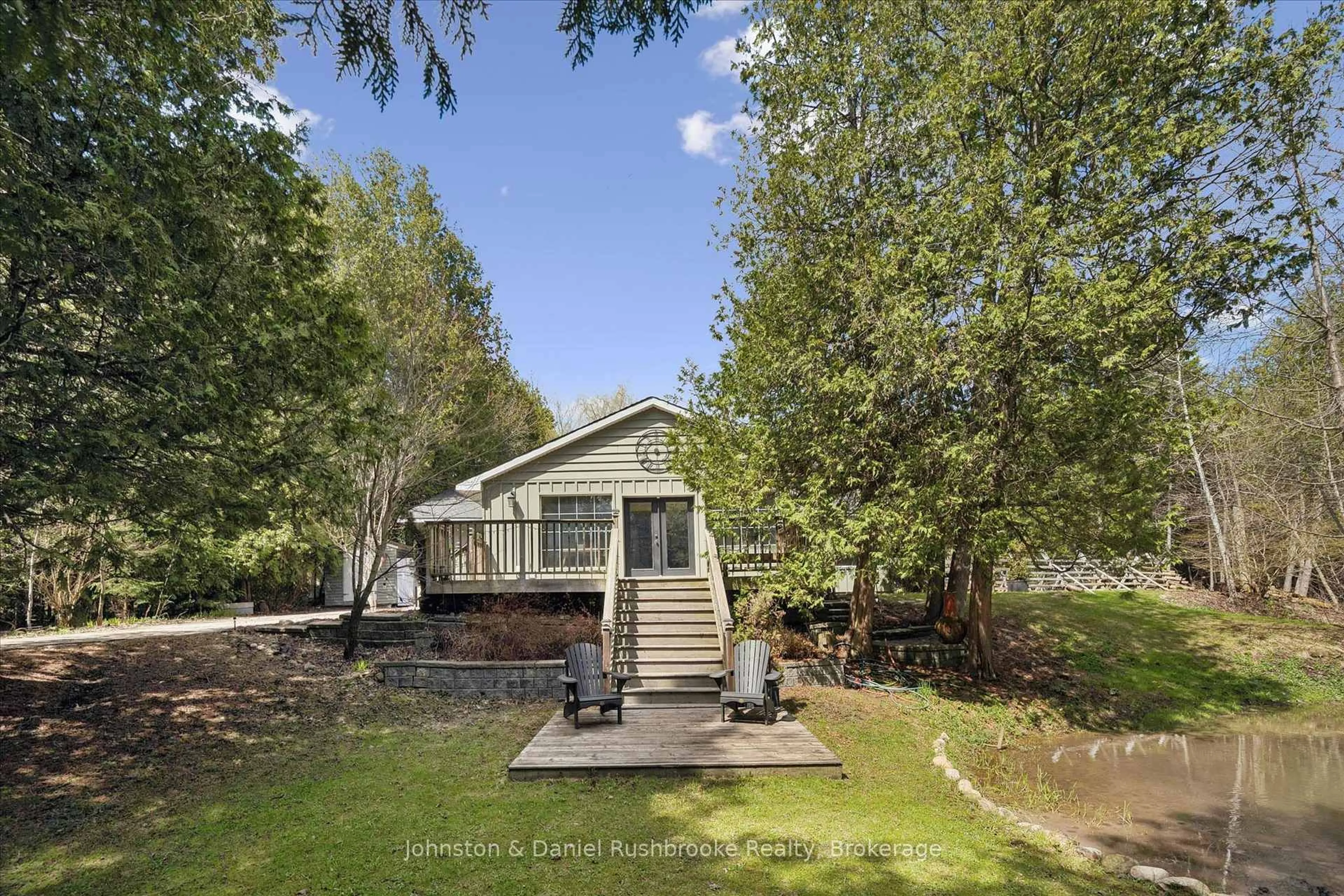 A pic from outside/outdoor area/front of a property/back of a property/a pic from drone, water/lake/river/ocean view for 307251 Hockley Rd, Mono Ontario L9W 6M9