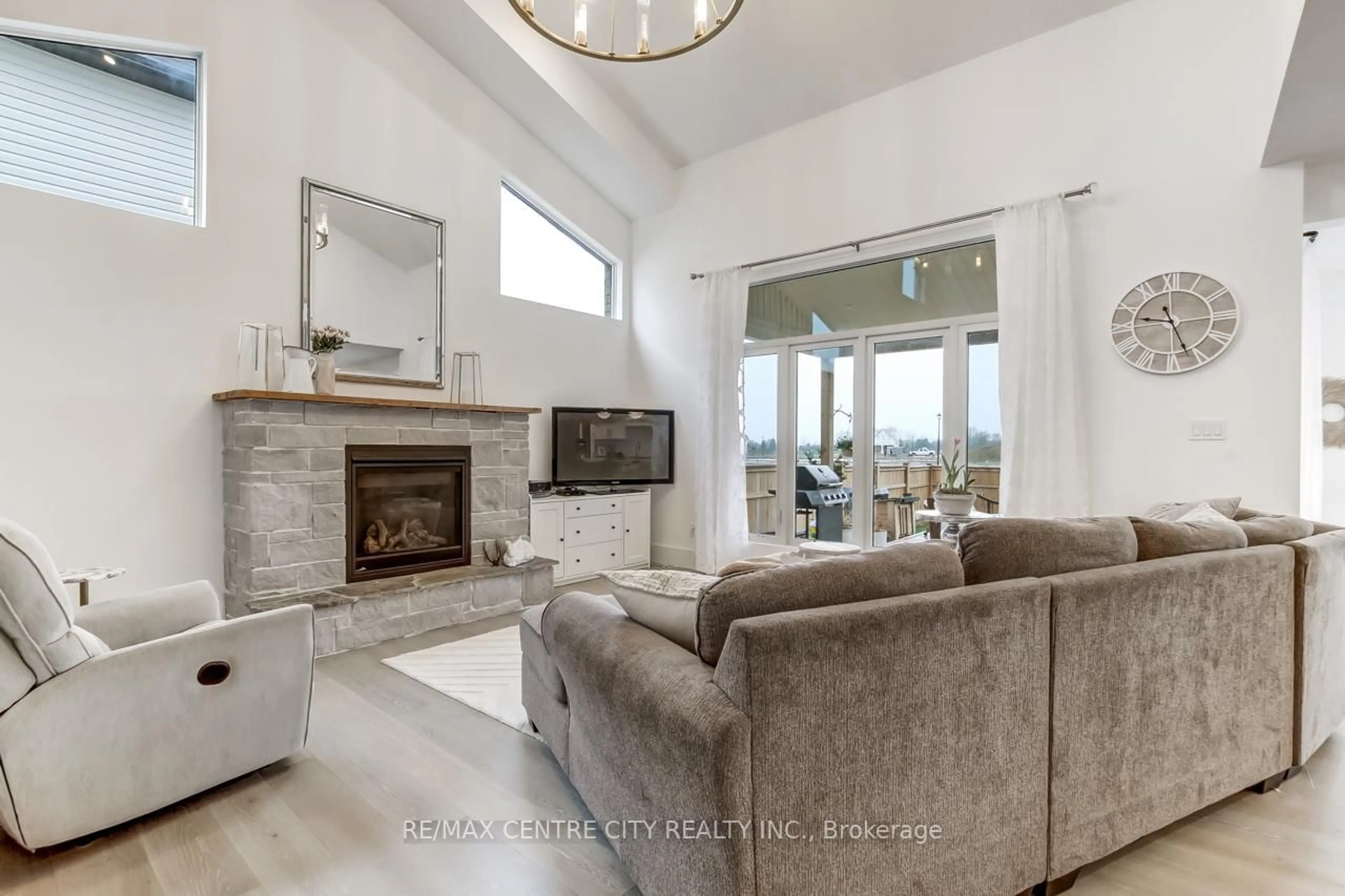 Living room with furniture, unknown for 72 OPTIMIST Dr, Southwold Ontario N5P 0G4