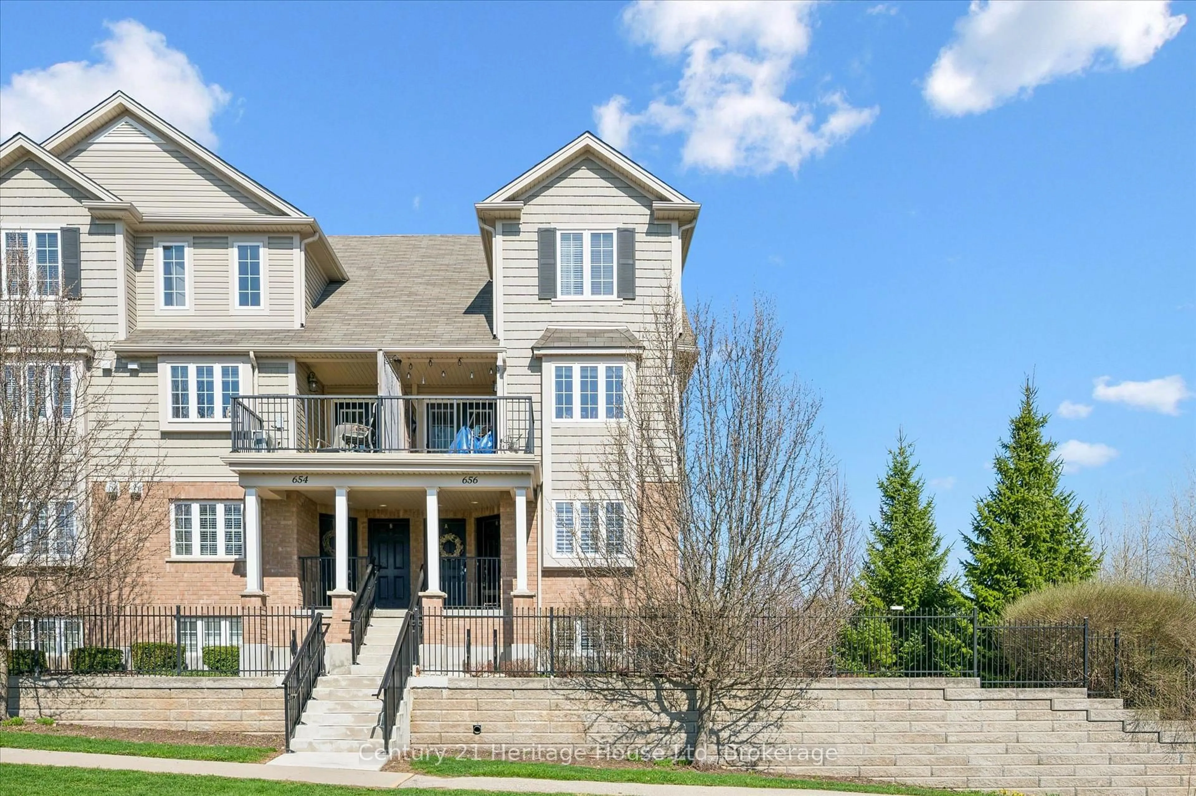 Home with brick exterior material, unknown for 656 Woodlawn Rd #B, Guelph Ontario N1E 0K4