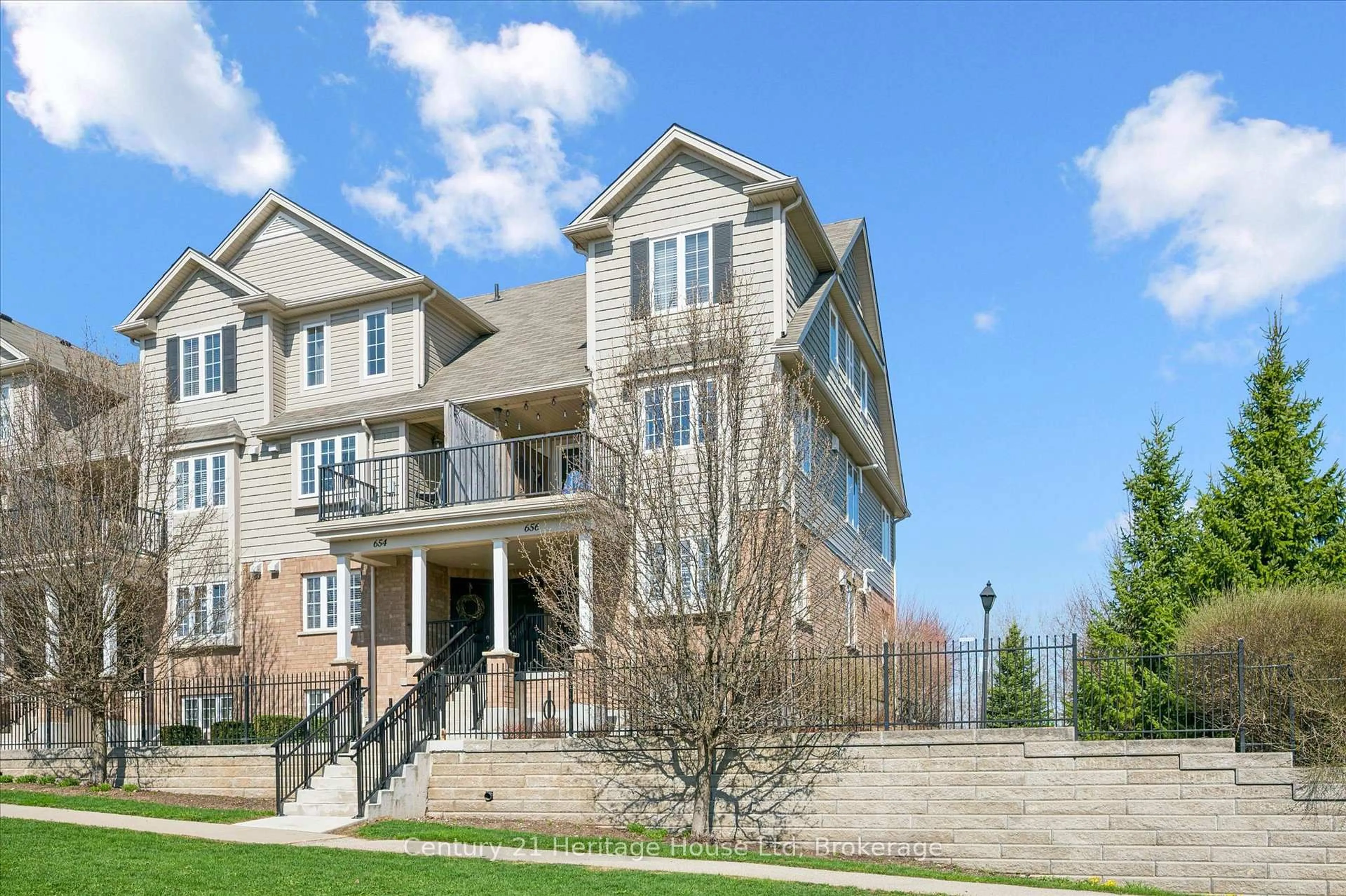 Unknown for 656 Woodlawn Rd #B, Guelph Ontario N1E 0K4