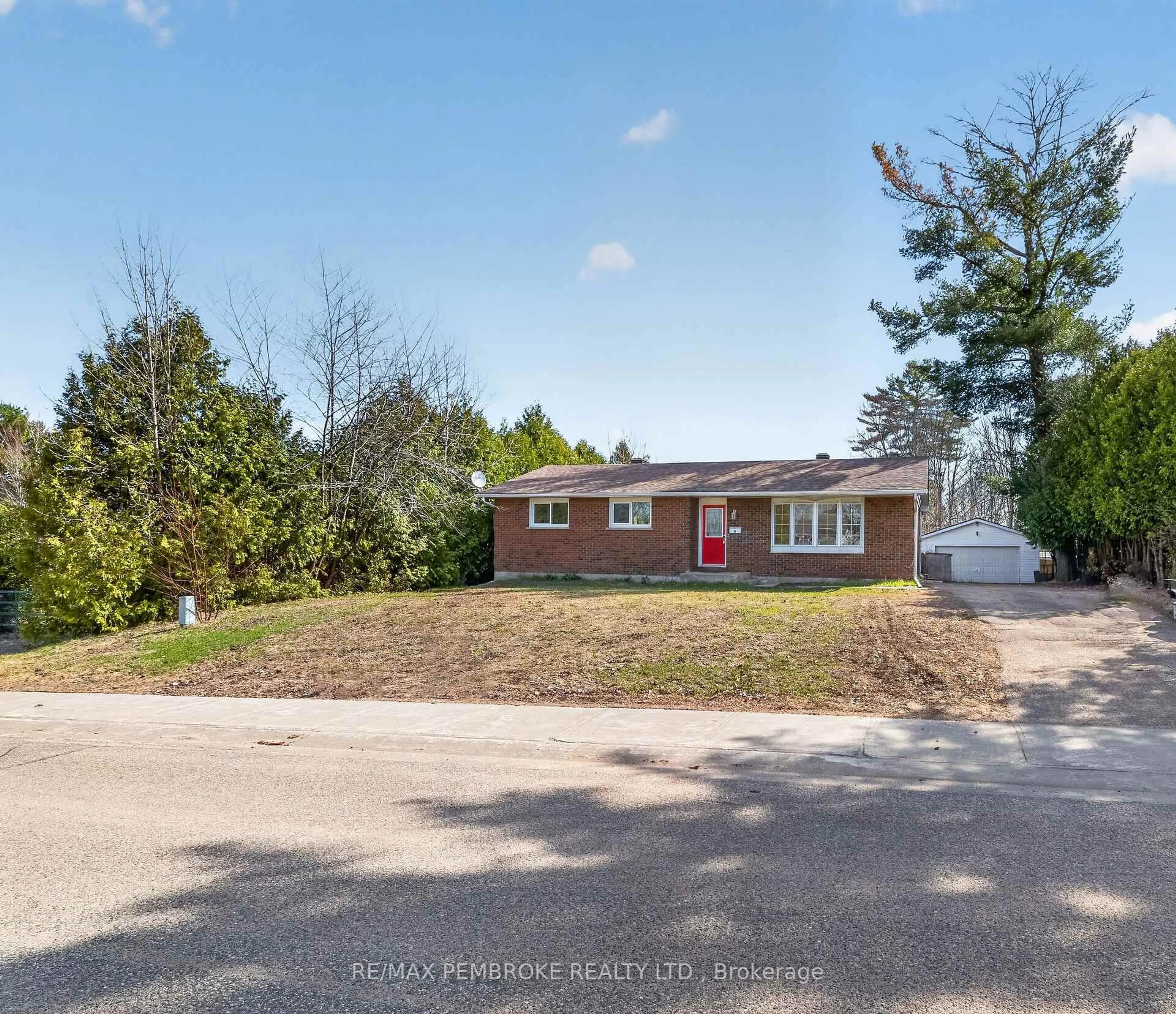 A pic from outside/outdoor area/front of a property/back of a property/a pic from drone, street for 10 Algonquin St, Petawawa Ontario K8H 2A9