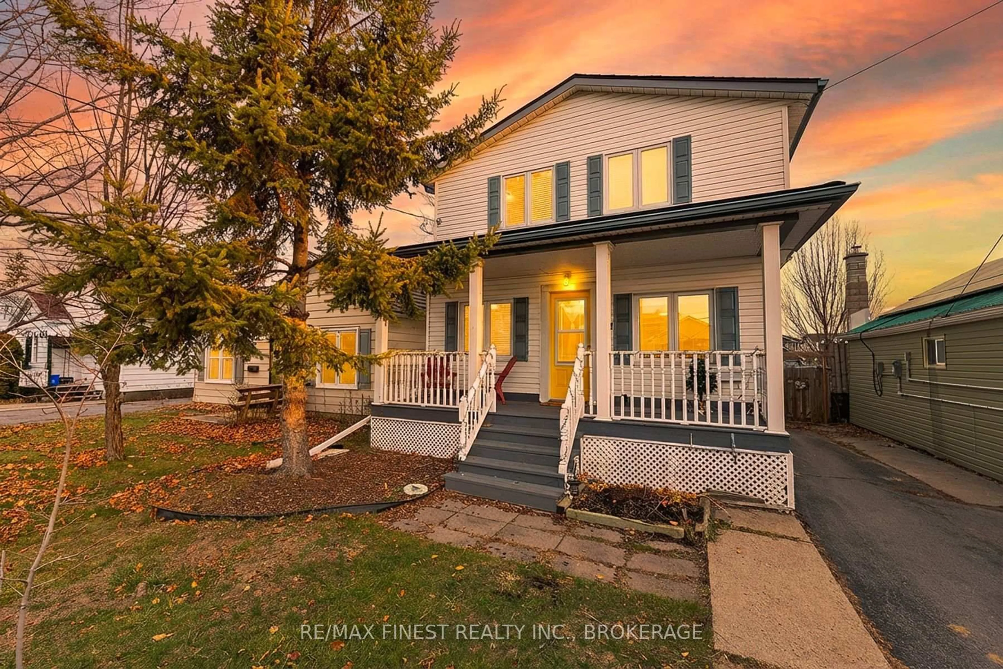 A pic from outside/outdoor area/front of a property/back of a property/a pic from drone, street for 761 Victoria St, Kingston Ontario K7K 4S9