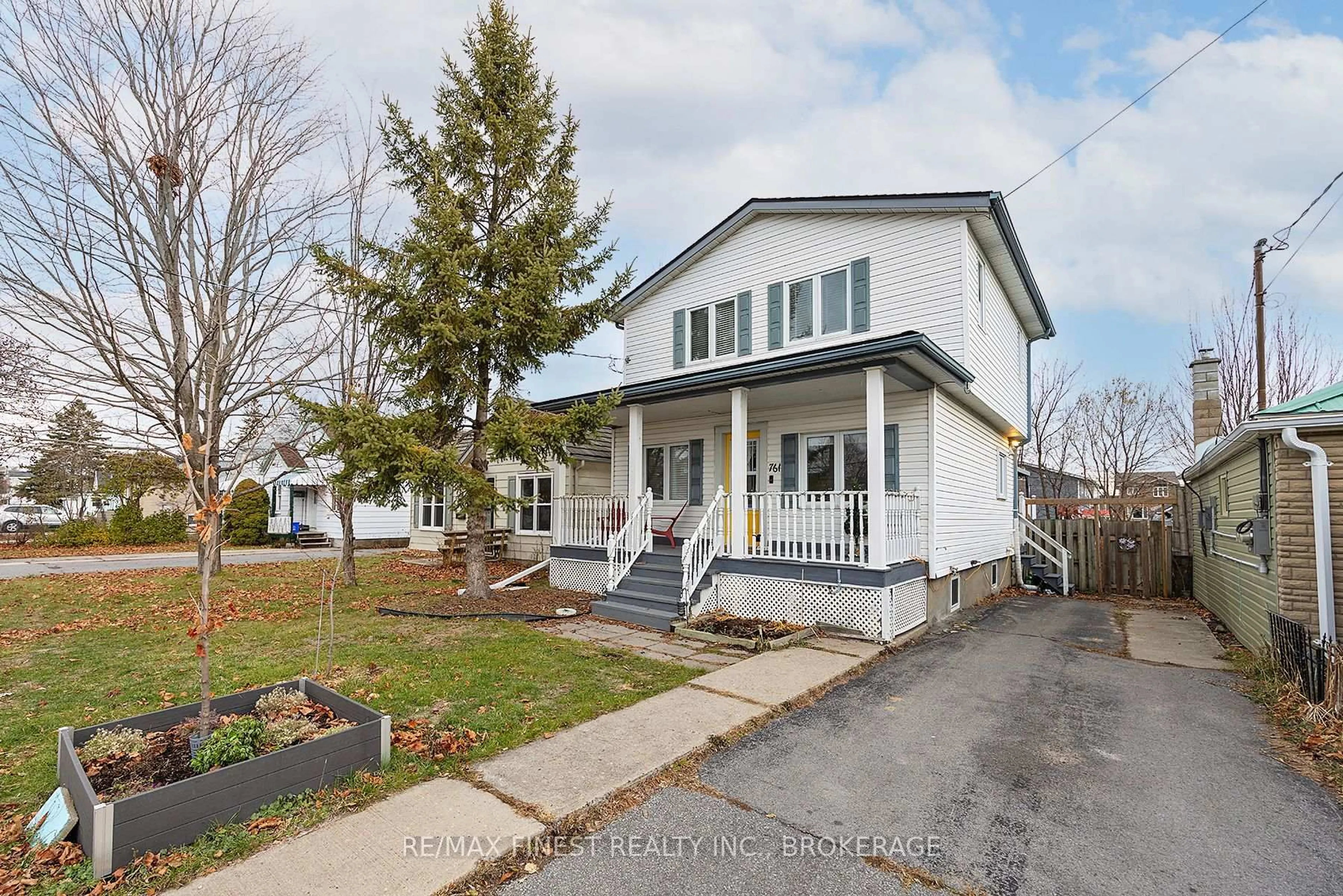 A pic from outside/outdoor area/front of a property/back of a property/a pic from drone, street for 761 Victoria St, Kingston Ontario K7K 4S9