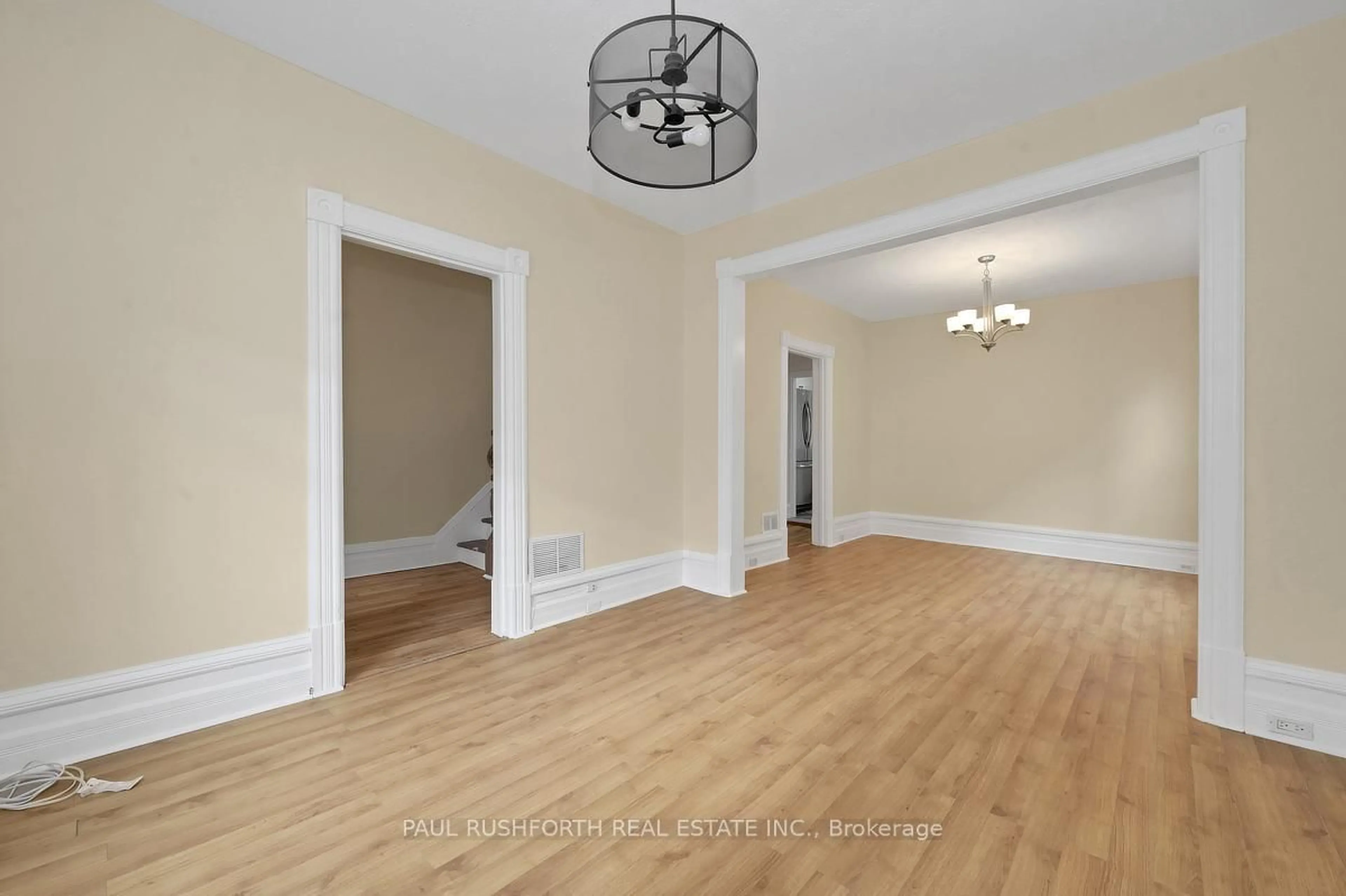 A pic of a room for 481 Cambridge St, Ottawa Ontario K1S 4H6