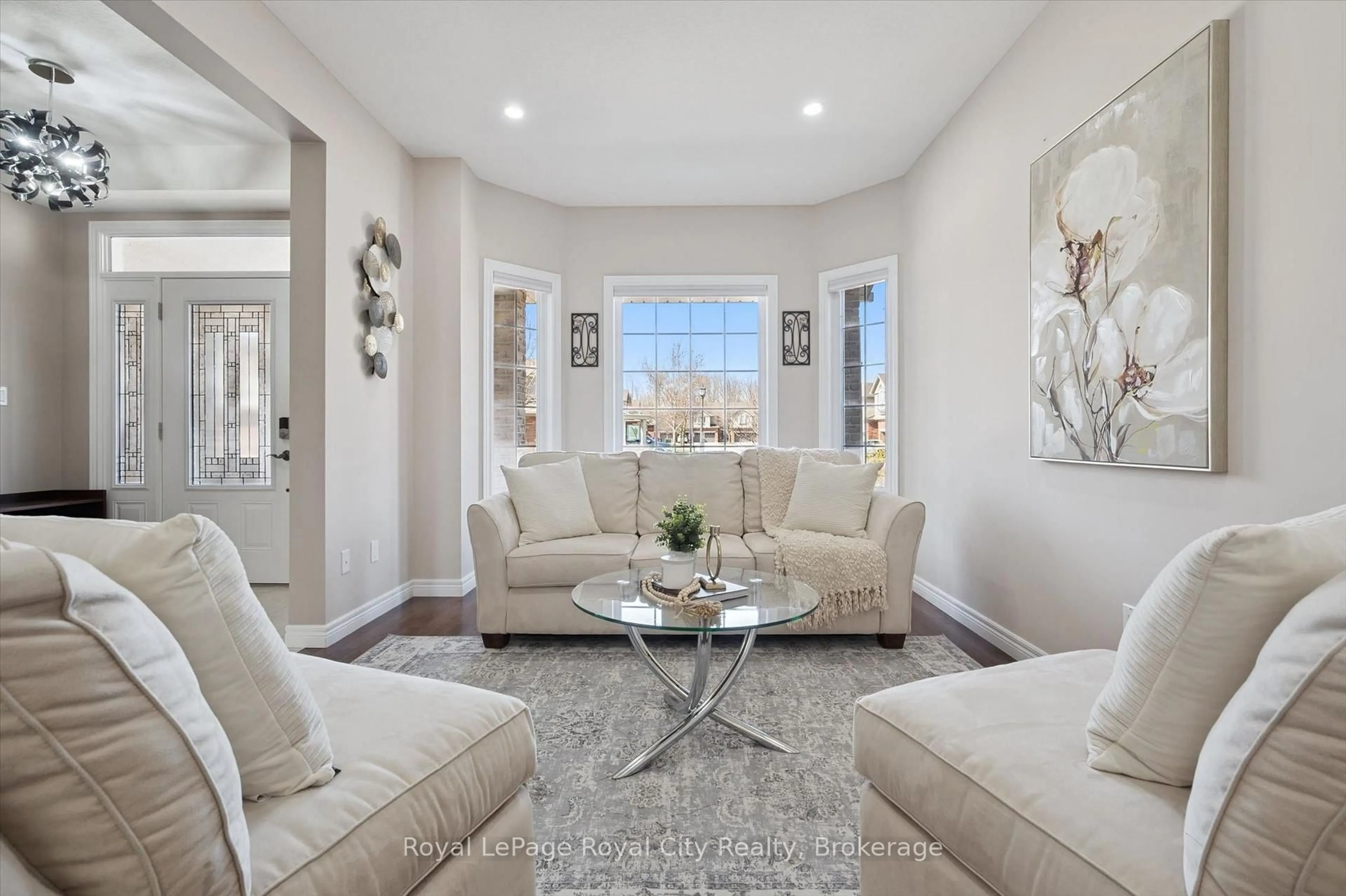 Living room with furniture, unknown for 760 Willow Rd, Guelph Ontario N1K 1Z2