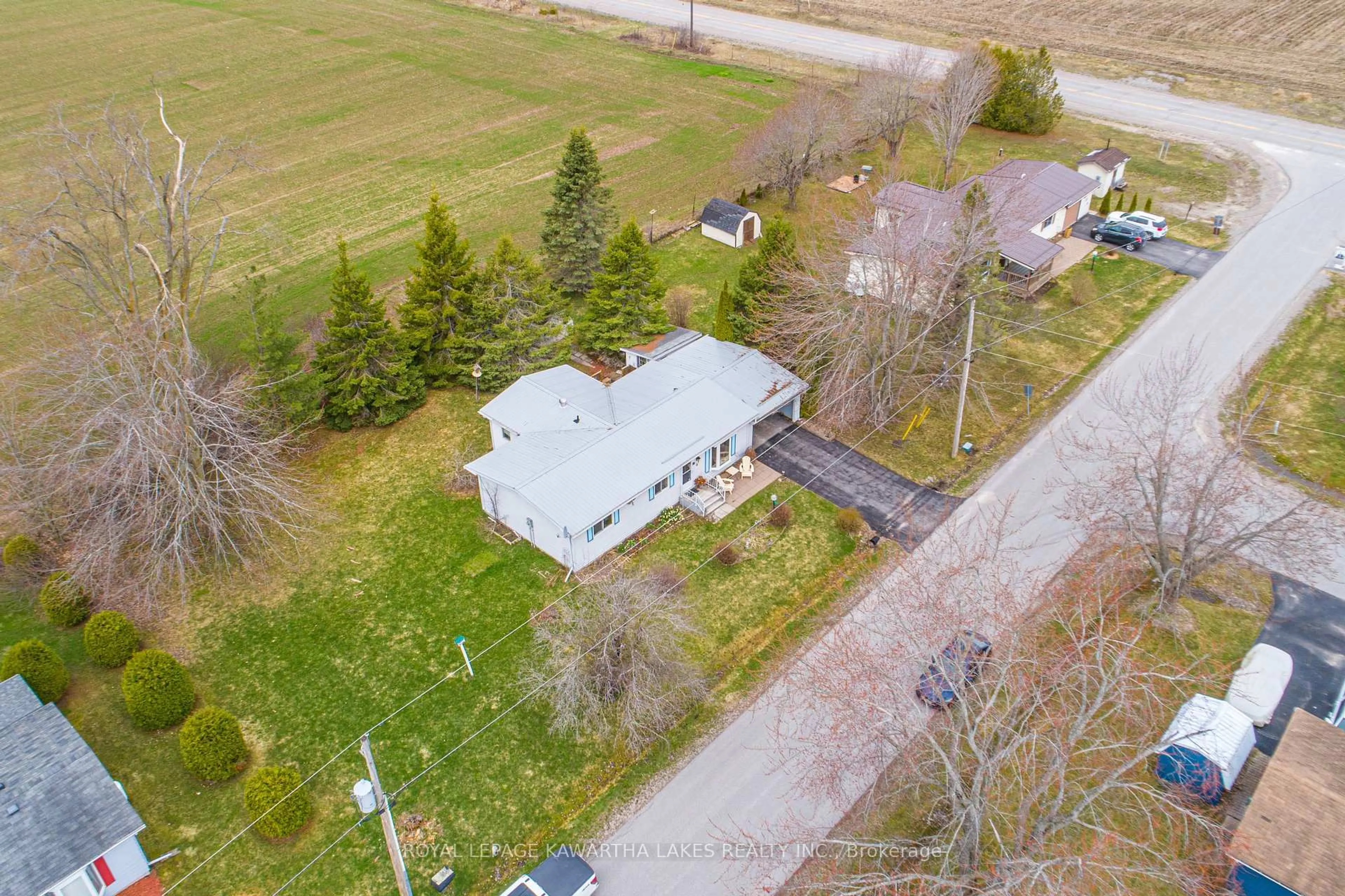 A pic from outside/outdoor area/front of a property/back of a property/a pic from drone, unknown for 4 Vista Dr, Kawartha Lakes Ontario K9V 4R1