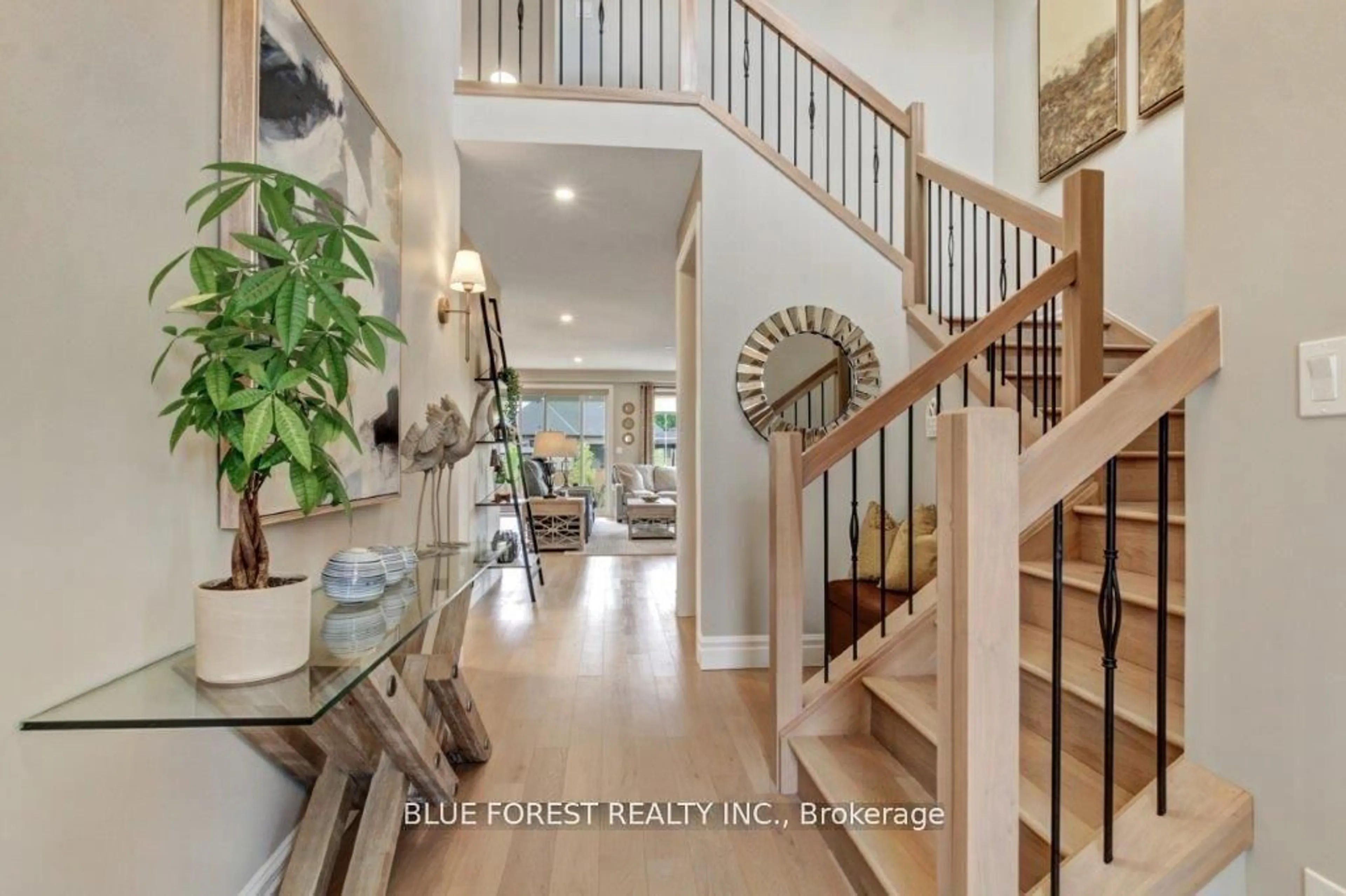 Indoor entryway for 192 Foxborough Pl, Thames Centre Ontario N0M 2P0