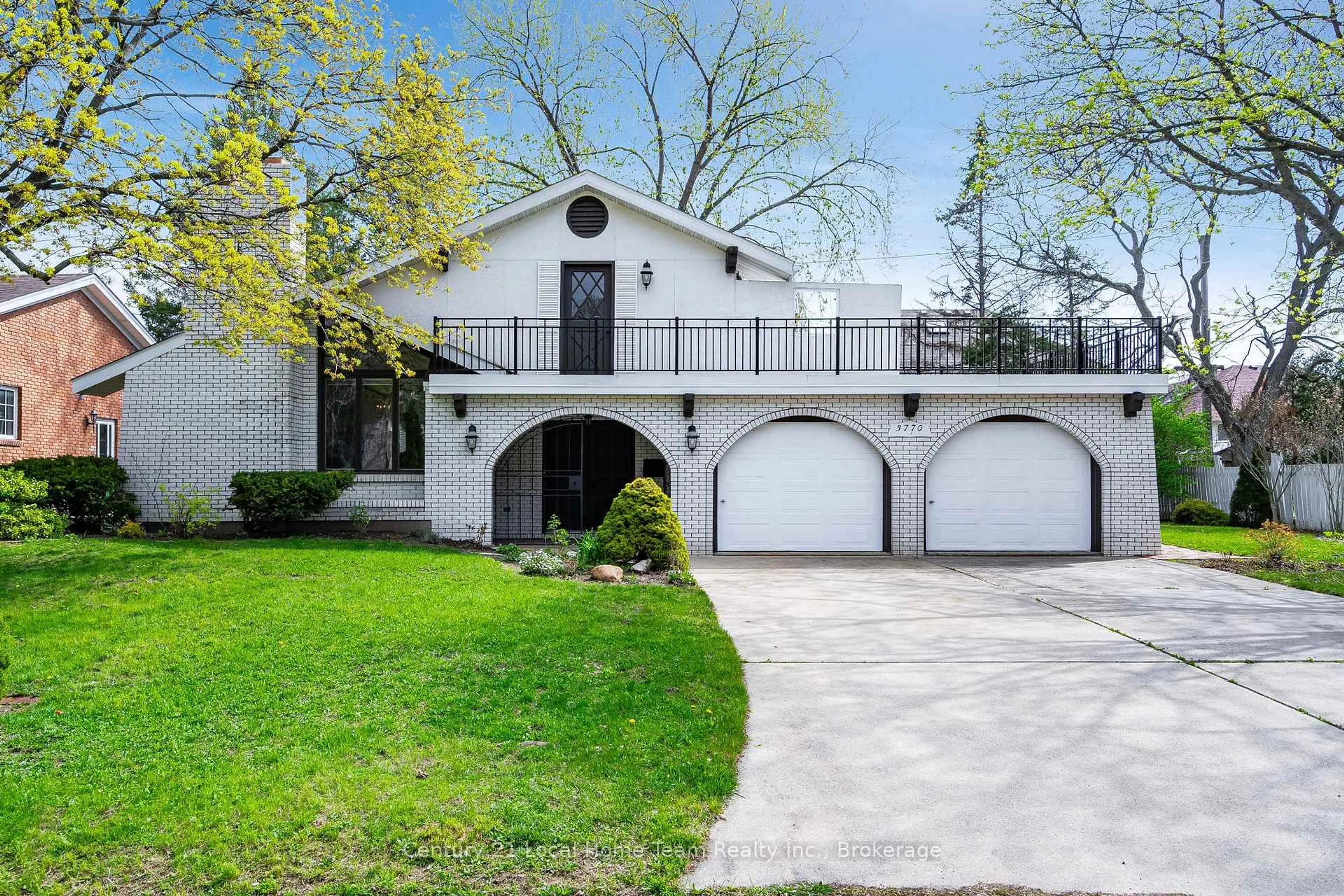 Home with brick exterior material, street for 3770 Huntington Ave, Windsor Ontario N9E 3W8