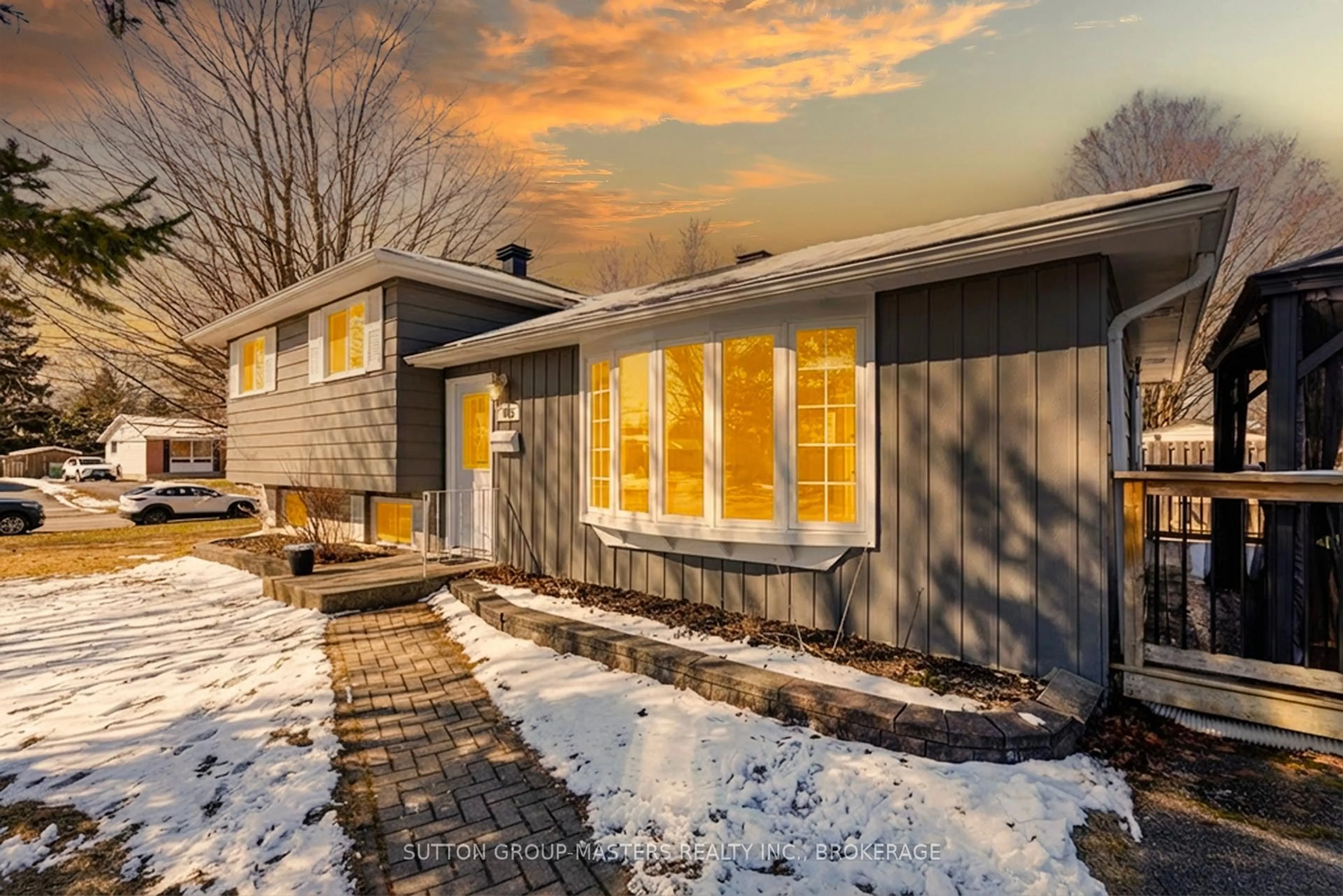 Unknown for 745 Louis St, Kingston Ontario K7M 6M7