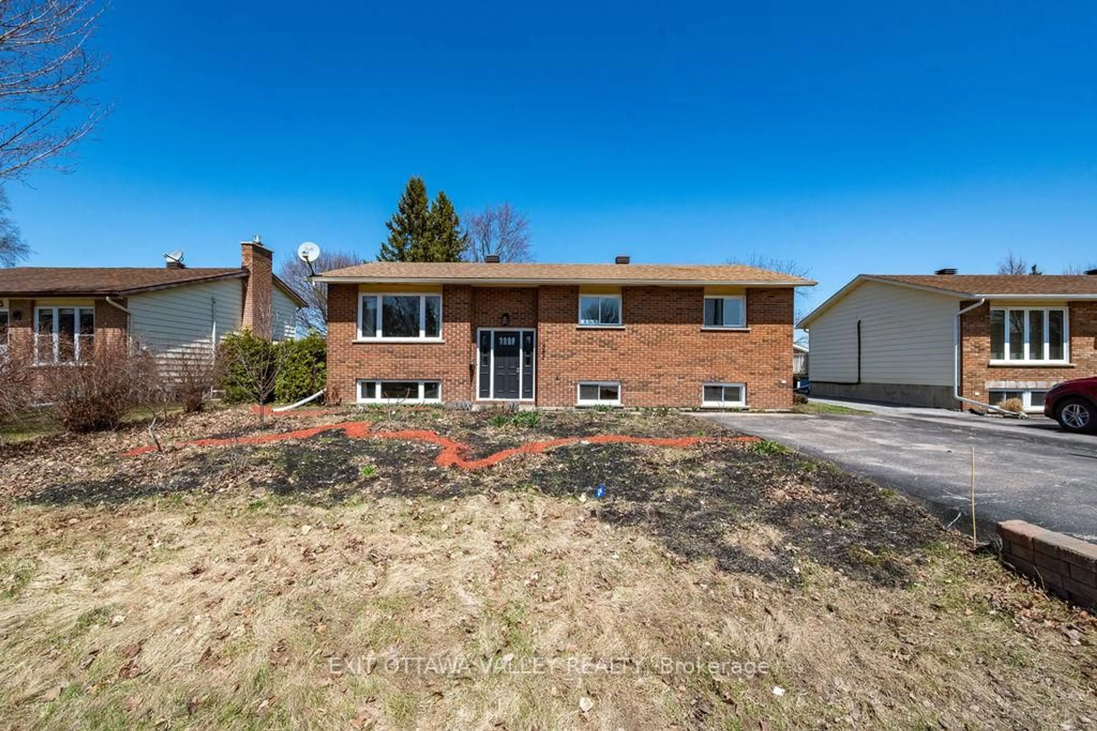 Home with brick exterior material, street for 587 Alfred St, Pembroke Ontario K8A 8A2