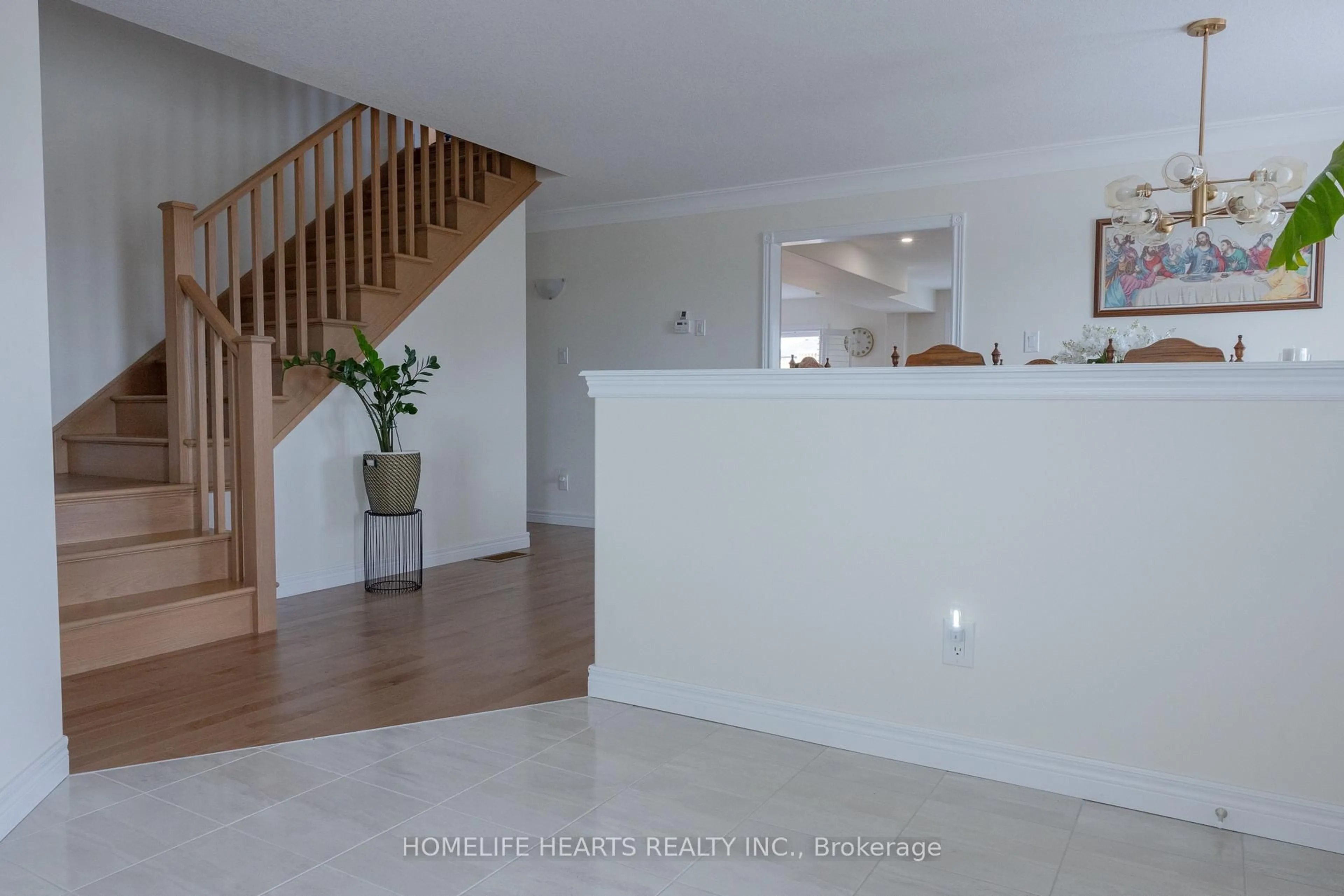 Indoor foyer for 42 Maryann Lane, Asphodel-Norwood Ontario K0L 2V0