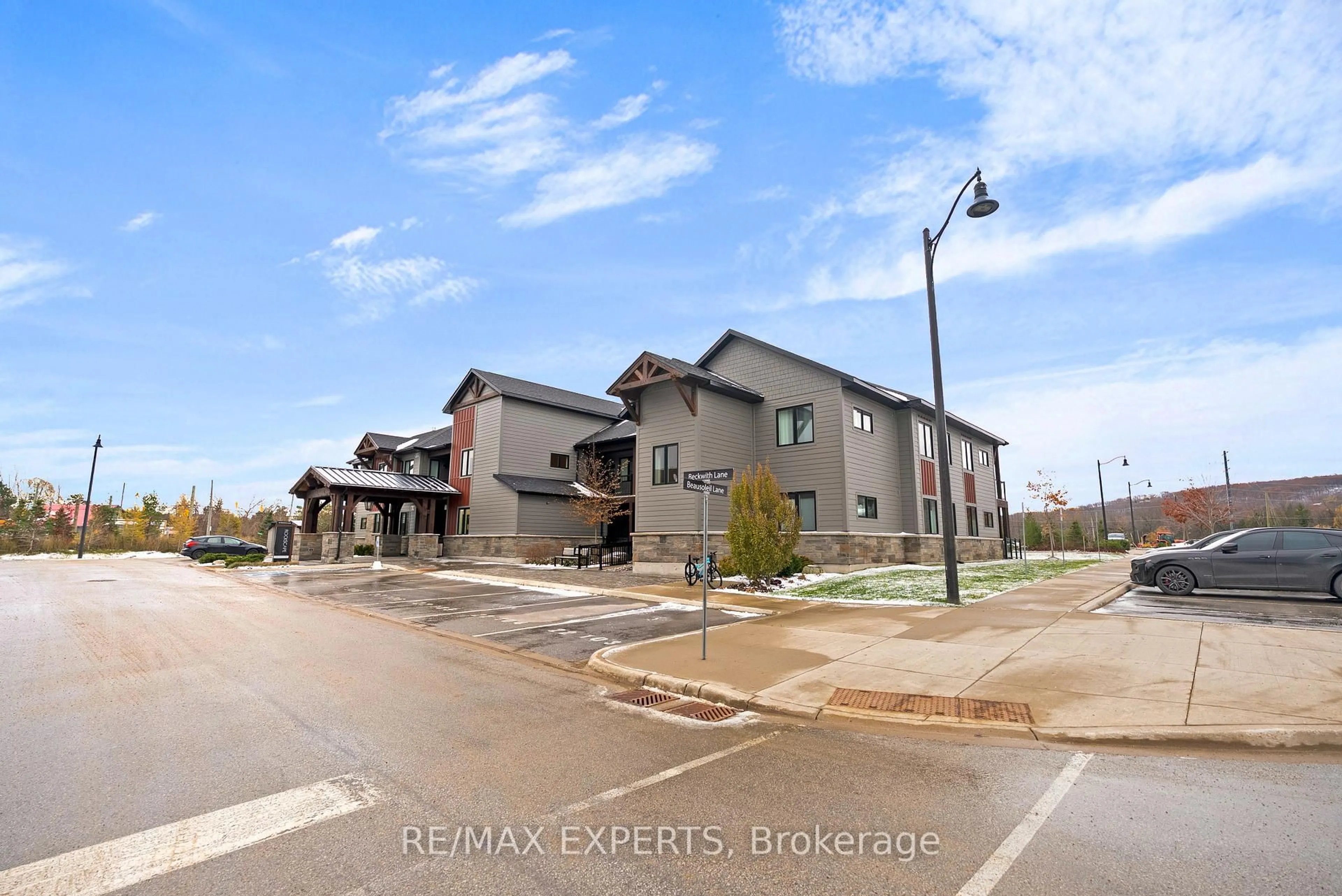 Unknown for 22 Beckwith Lane #101, Blue Mountains Ontario L9Y 3B6