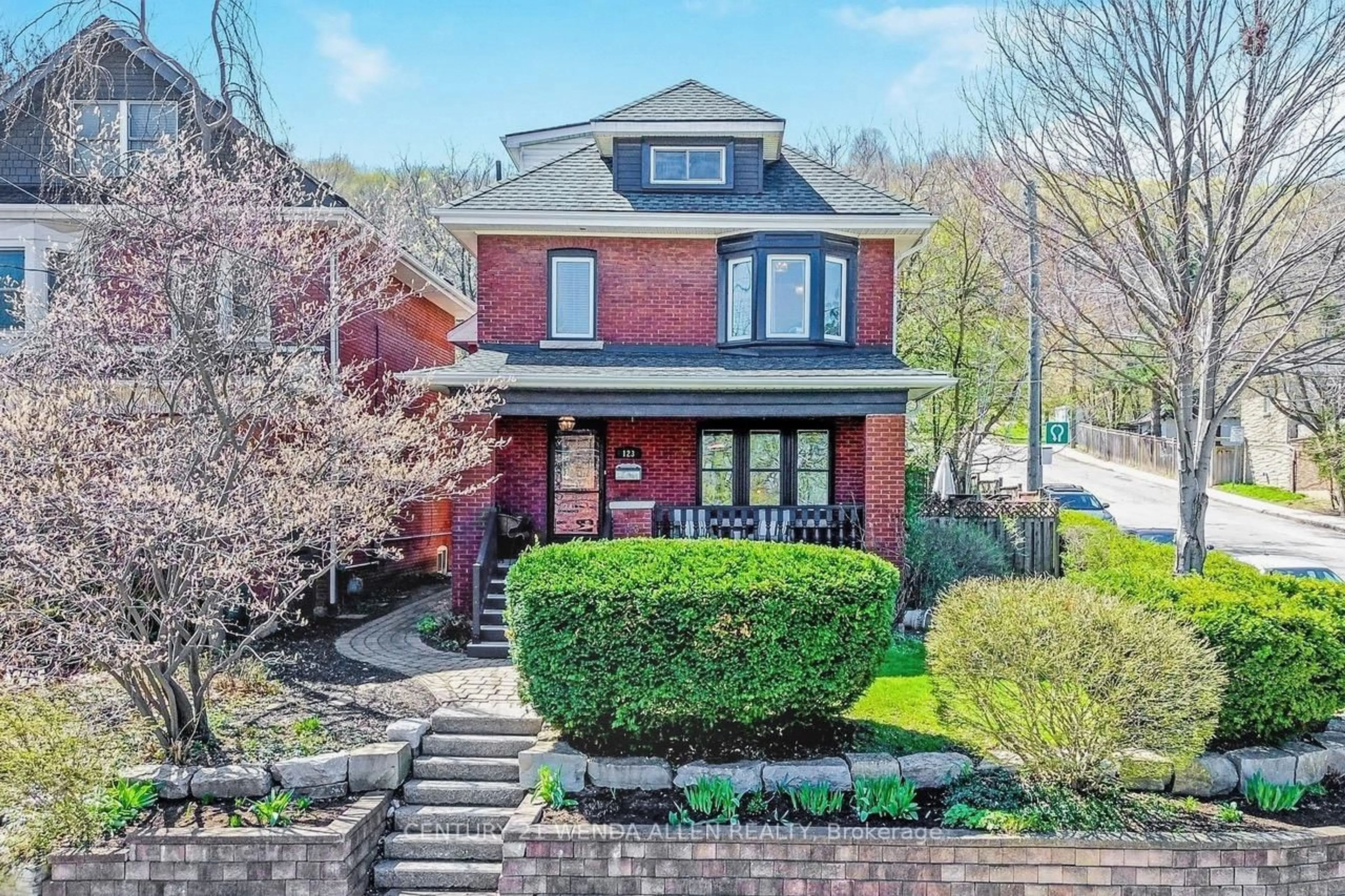 Home with brick exterior material, street for 123 Hillcrest Ave, Hamilton Ontario L8P 2X1