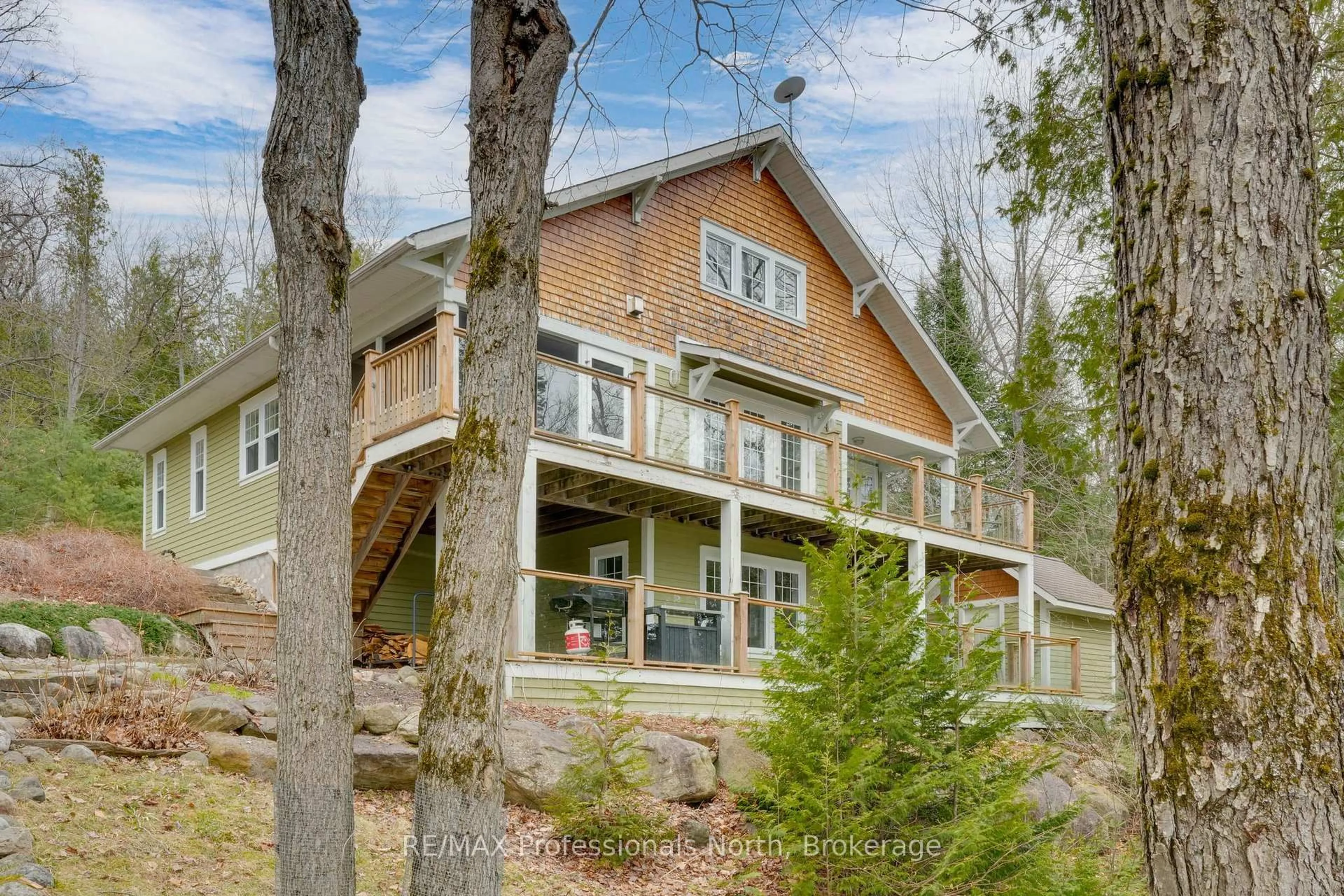 Home with brick exterior material, mountain view for 539 North Bay Lake Rd, Perry Ontario P0A 1J0