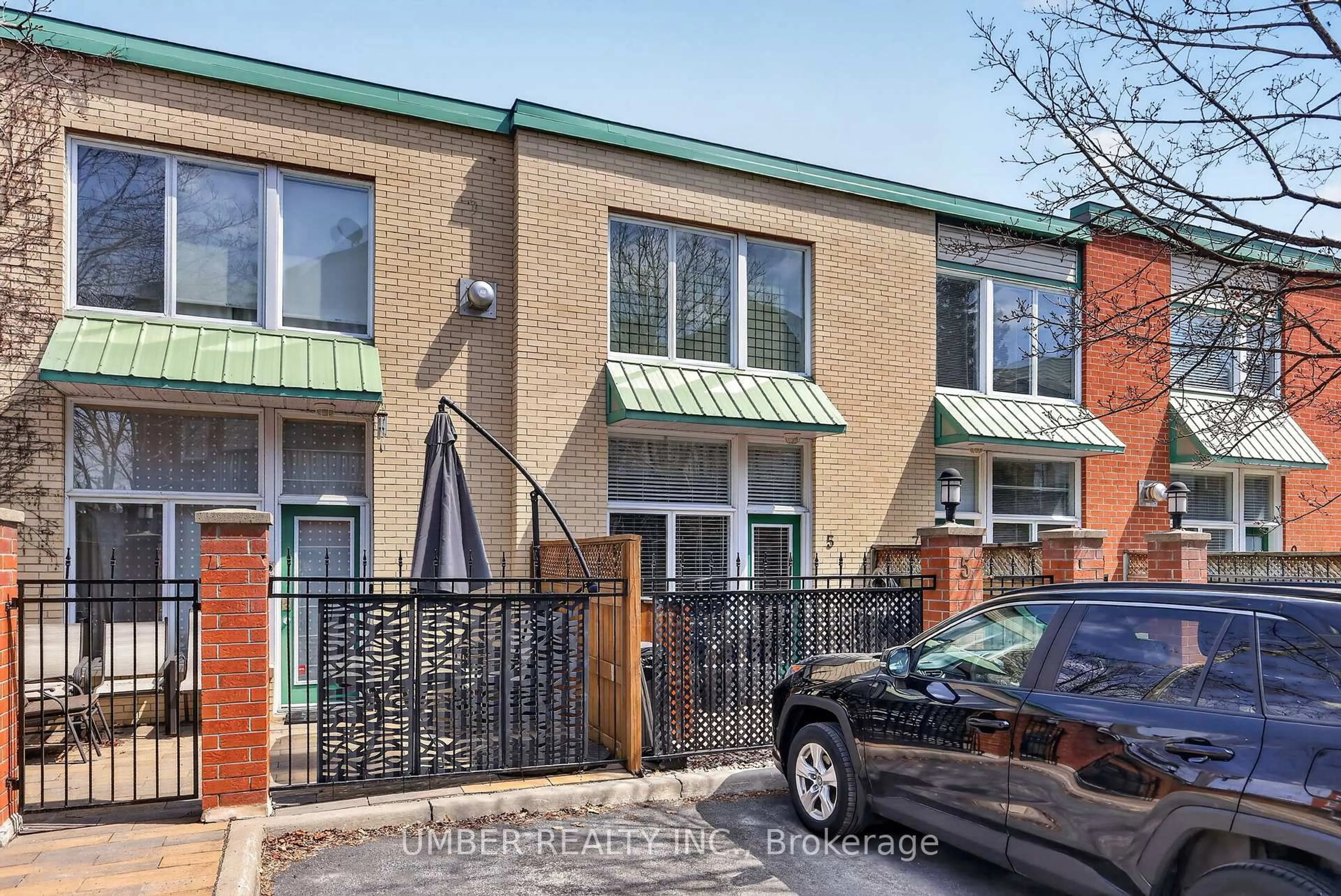 Home with brick exterior material, street for 170 Cathcart St #5, Ottawa Ontario K1N 5B9