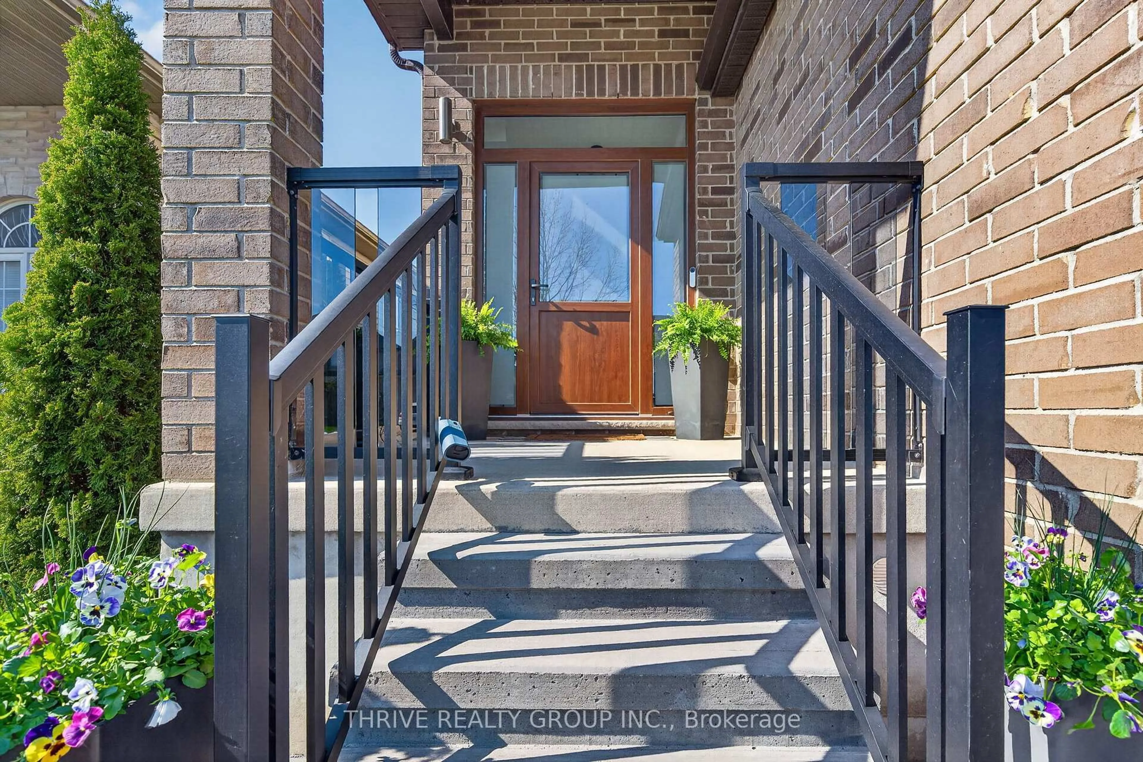 Indoor entryway for 2605 Evans Blvd, London South Ontario N6M 0B2