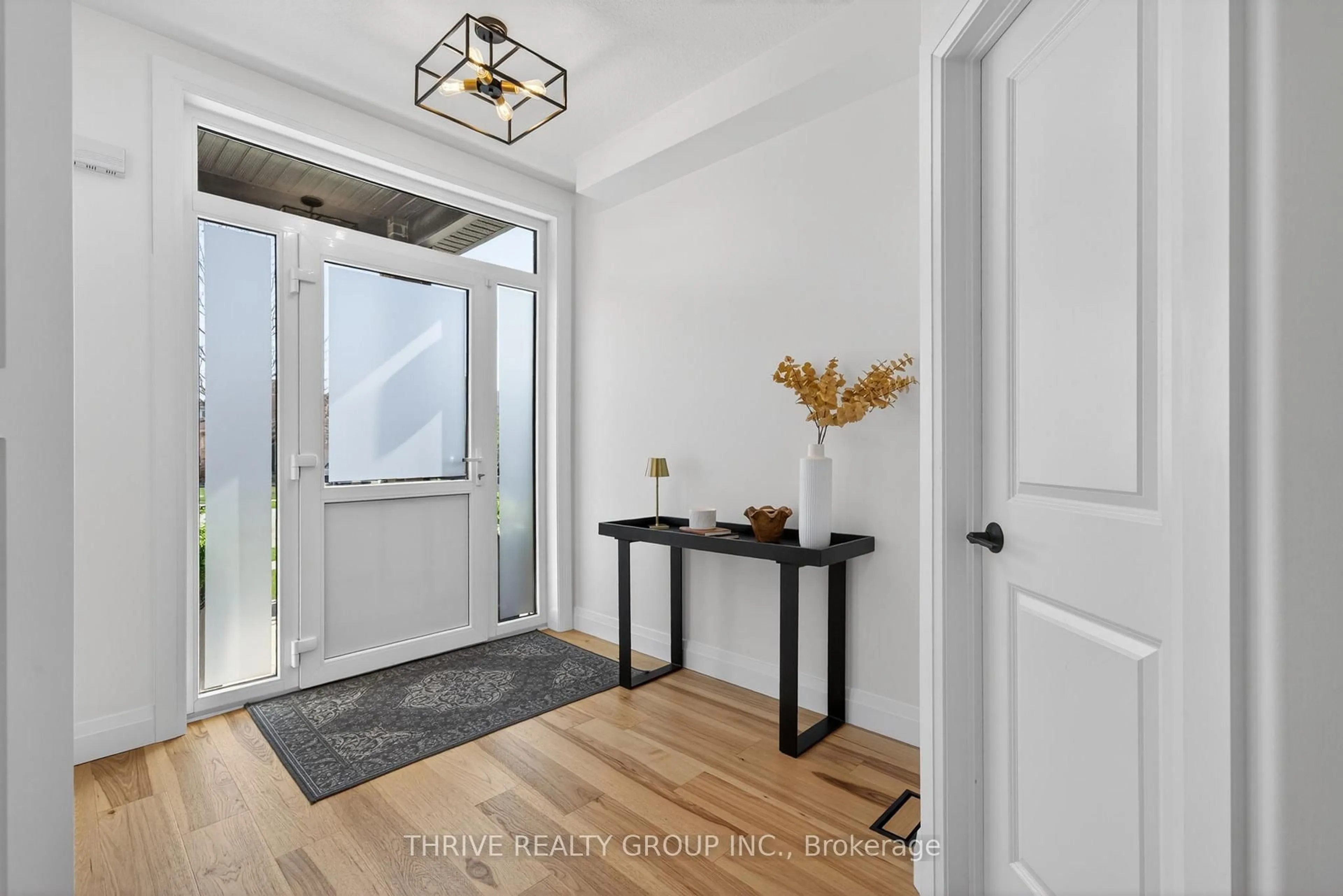 Indoor entryway for 2605 Evans Blvd, London South Ontario N6M 0B2