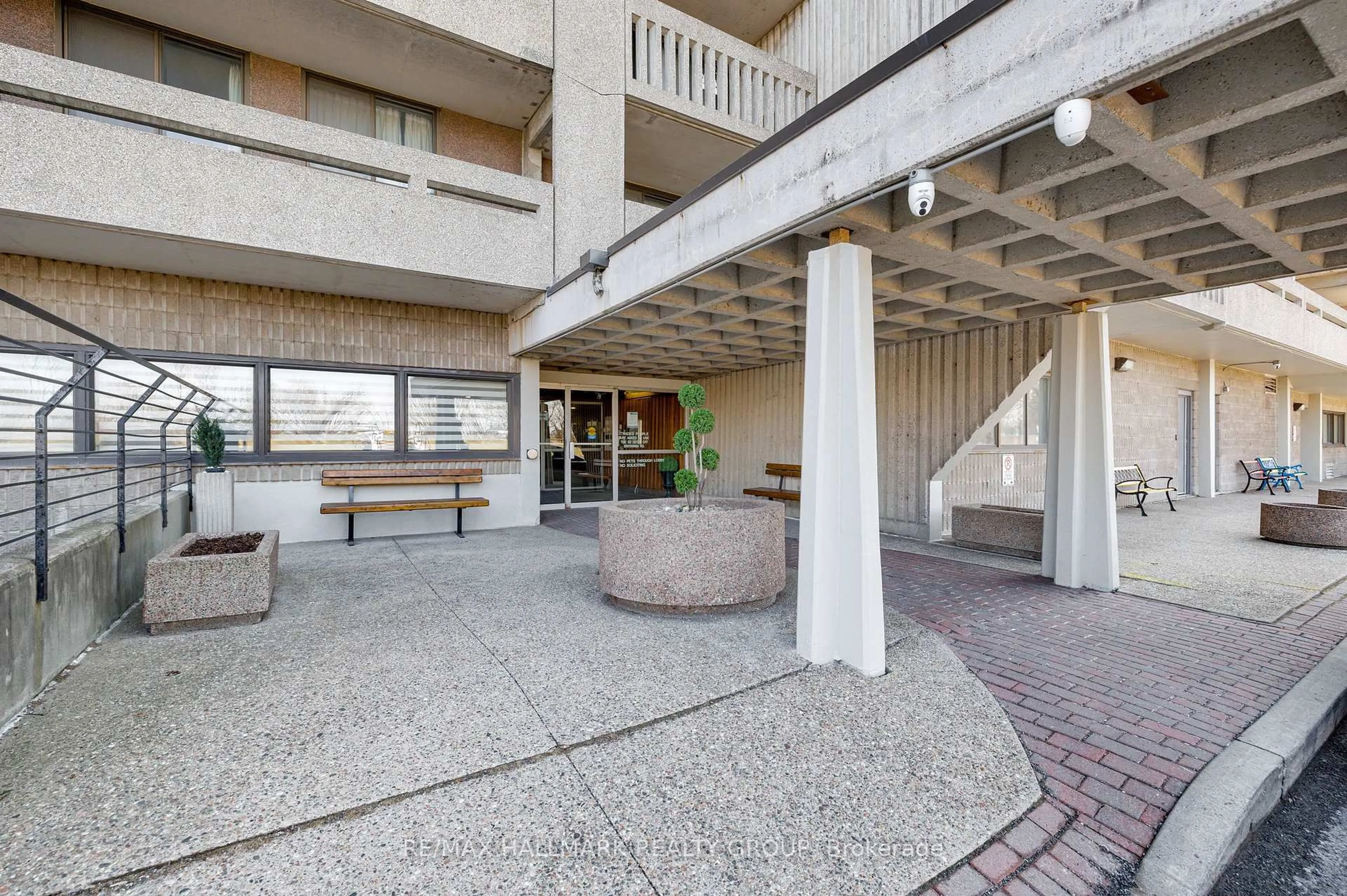 Unknown for 415 Greenview Ave #306, Ottawa Ontario K2B 8G5