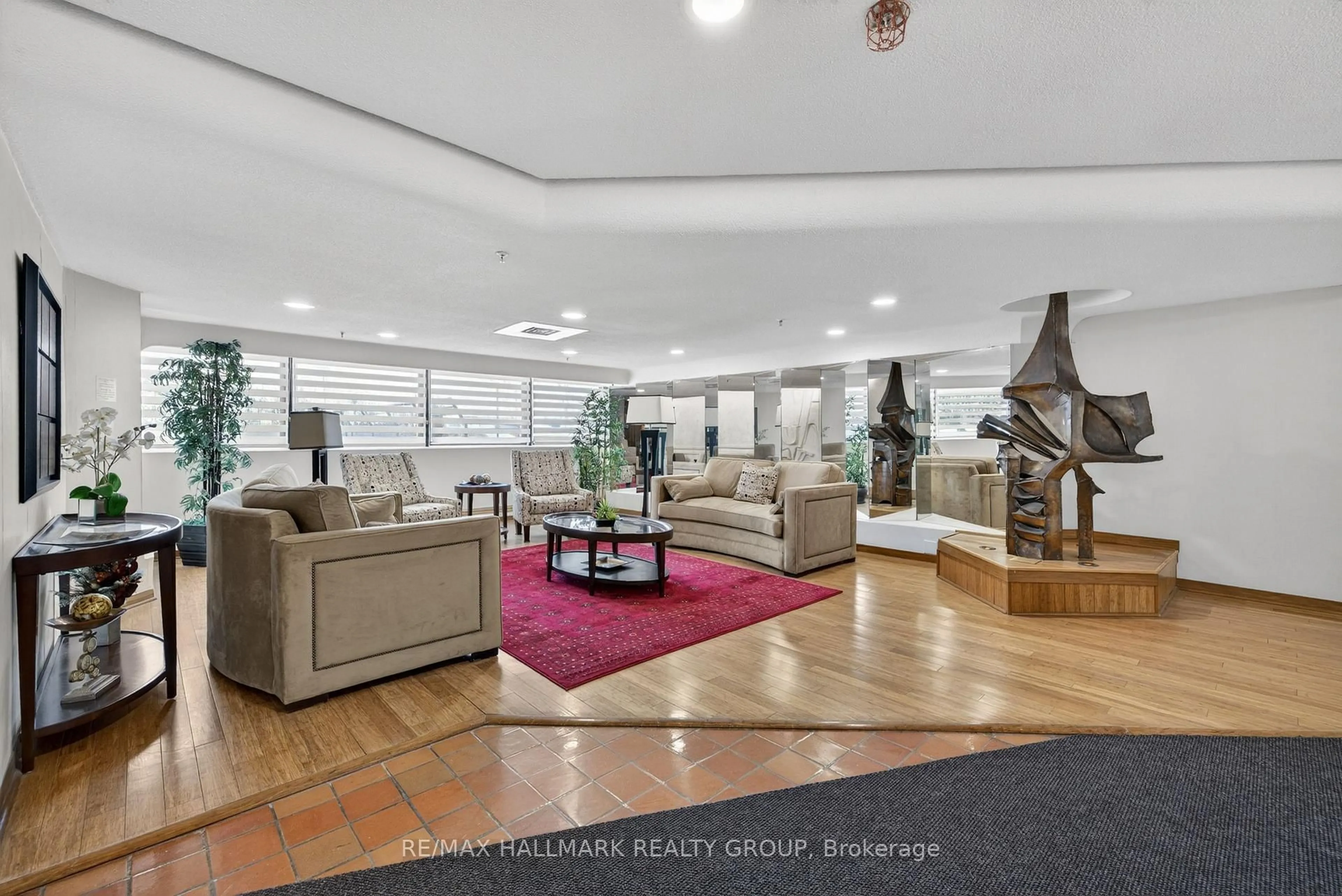 Lobby for 415 Greenview Ave #306, Ottawa Ontario K2B 8G5
