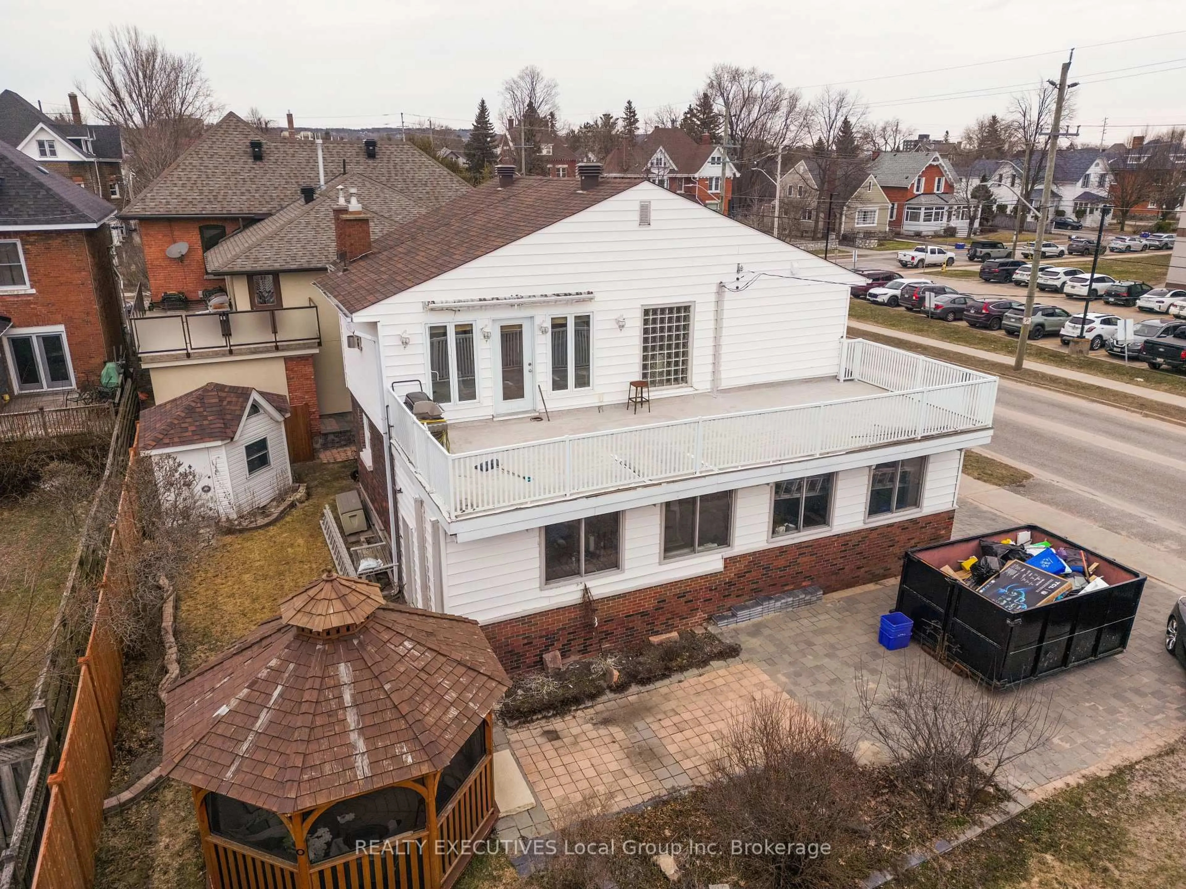 A pic from outside/outdoor area/front of a property/back of a property/a pic from drone, building for 390 MURRAY St, North Bay Ontario P1B 4G3