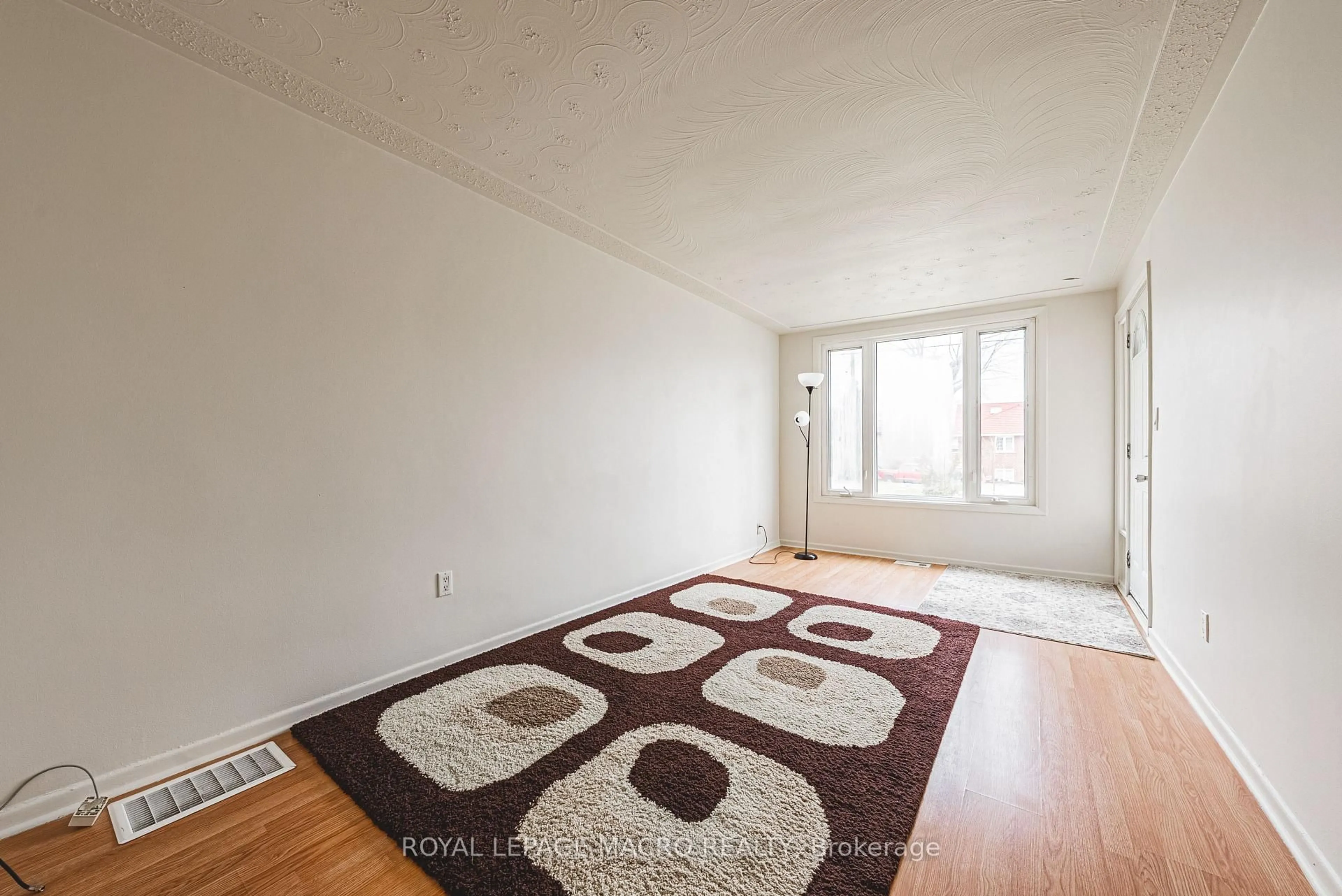 A pic of a room for 22 Worsley Rd, Hamilton Ontario L8E 2E7