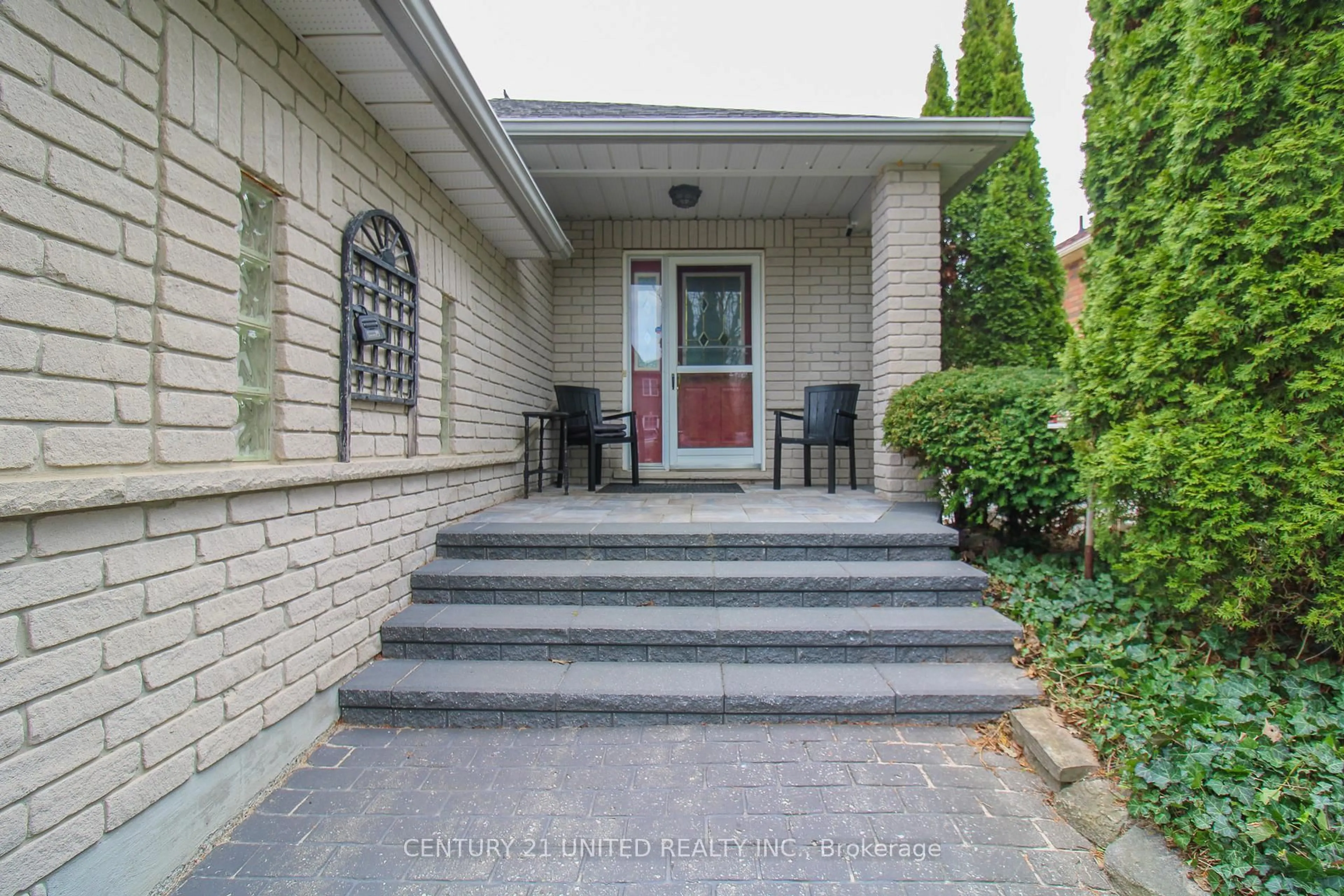 Unknown for 1079 Baker St, Peterborough Ontario K9H 7R3