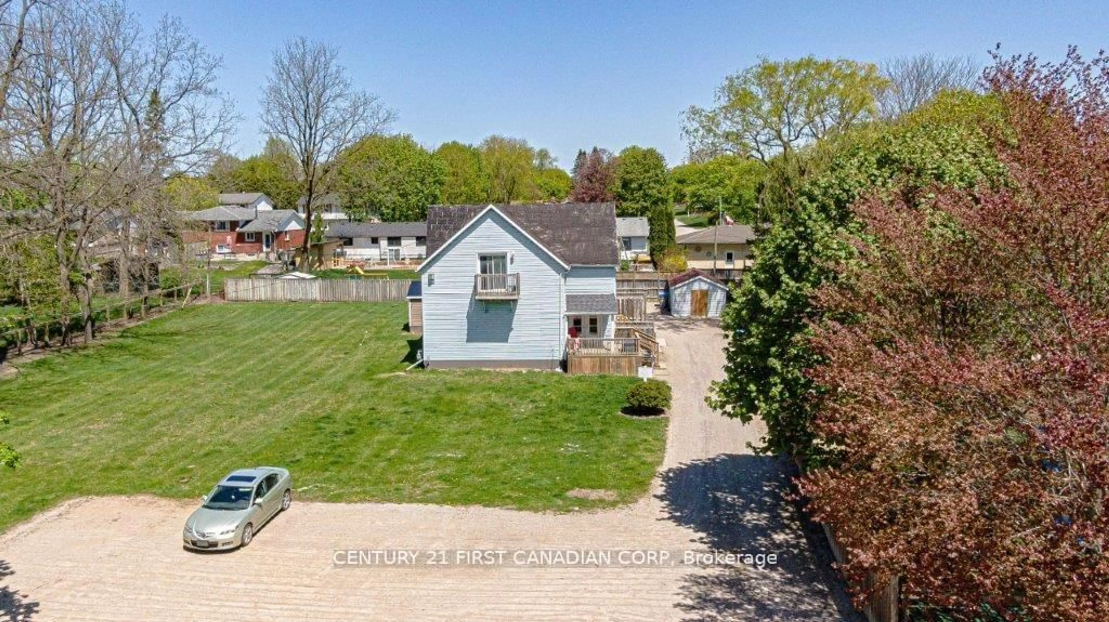 A pic from outside/outdoor area/front of a property/back of a property/a pic from drone, street for 431 Albert St, Strathroy-Caradoc Ontario N7G 1W8