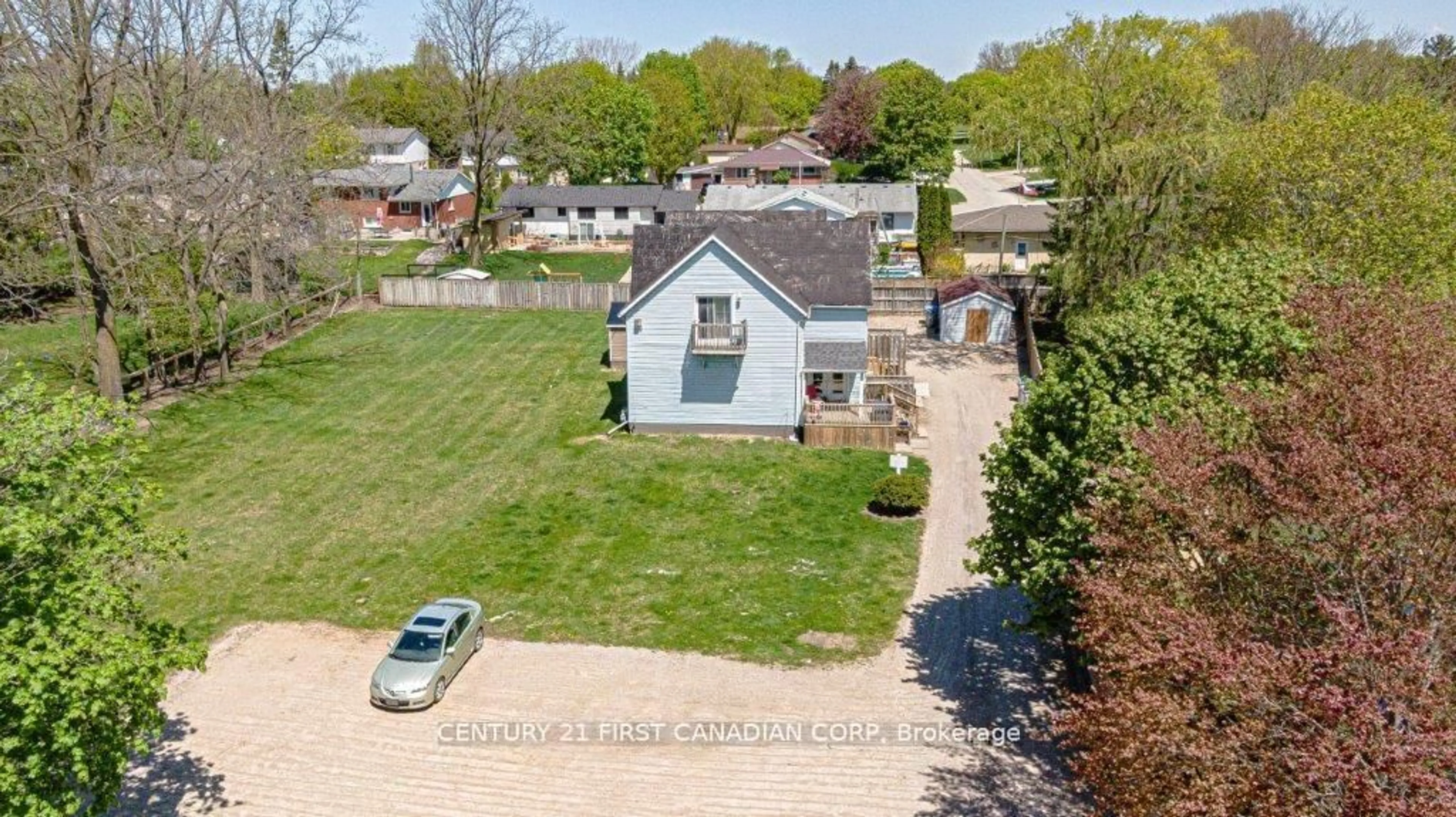 A pic from outside/outdoor area/front of a property/back of a property/a pic from drone, street for 431 Albert St, Strathroy-Caradoc Ontario N7G 1W8