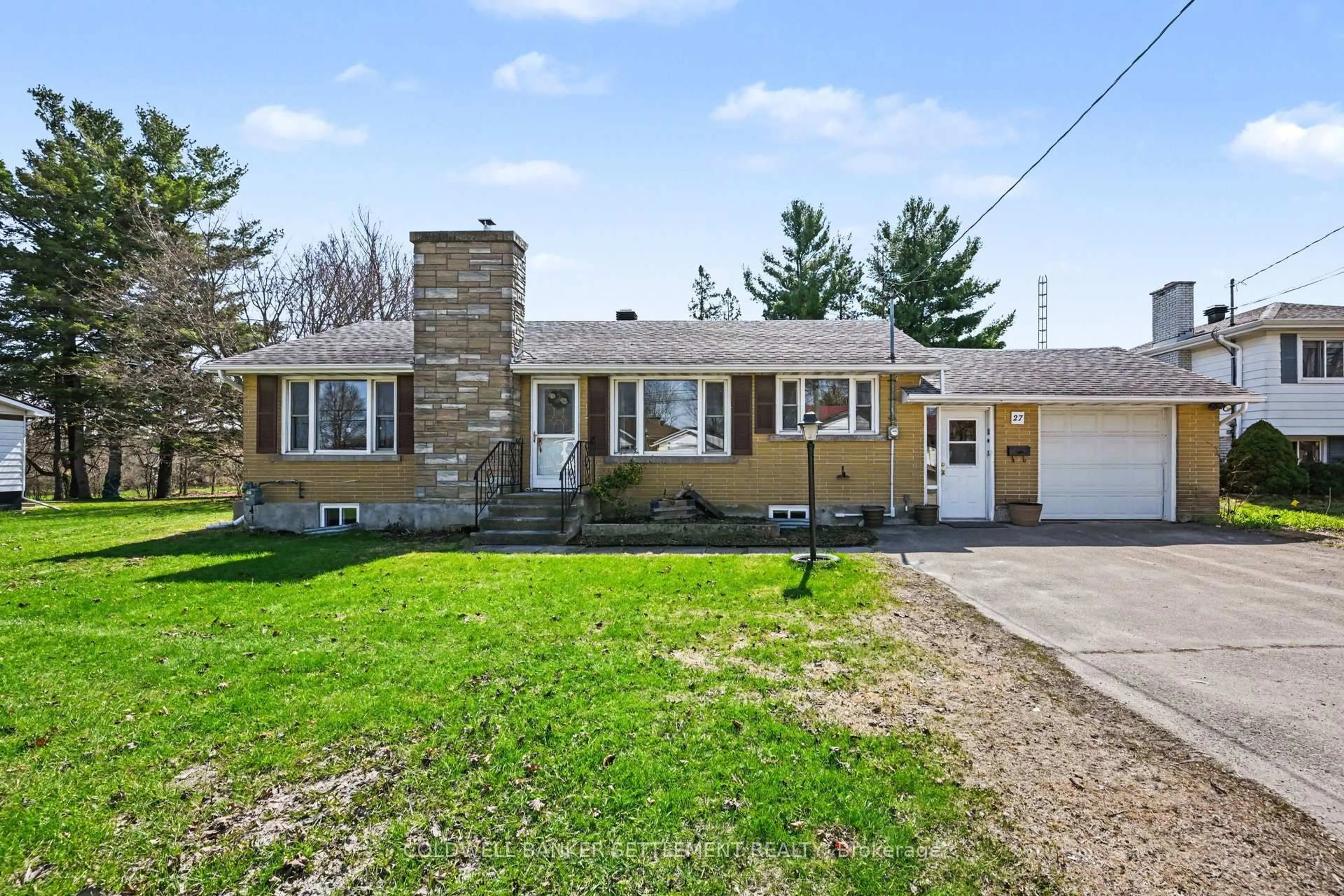 Unknown for 27 Broadview Ave, Smiths Falls Ontario K7A 4L1