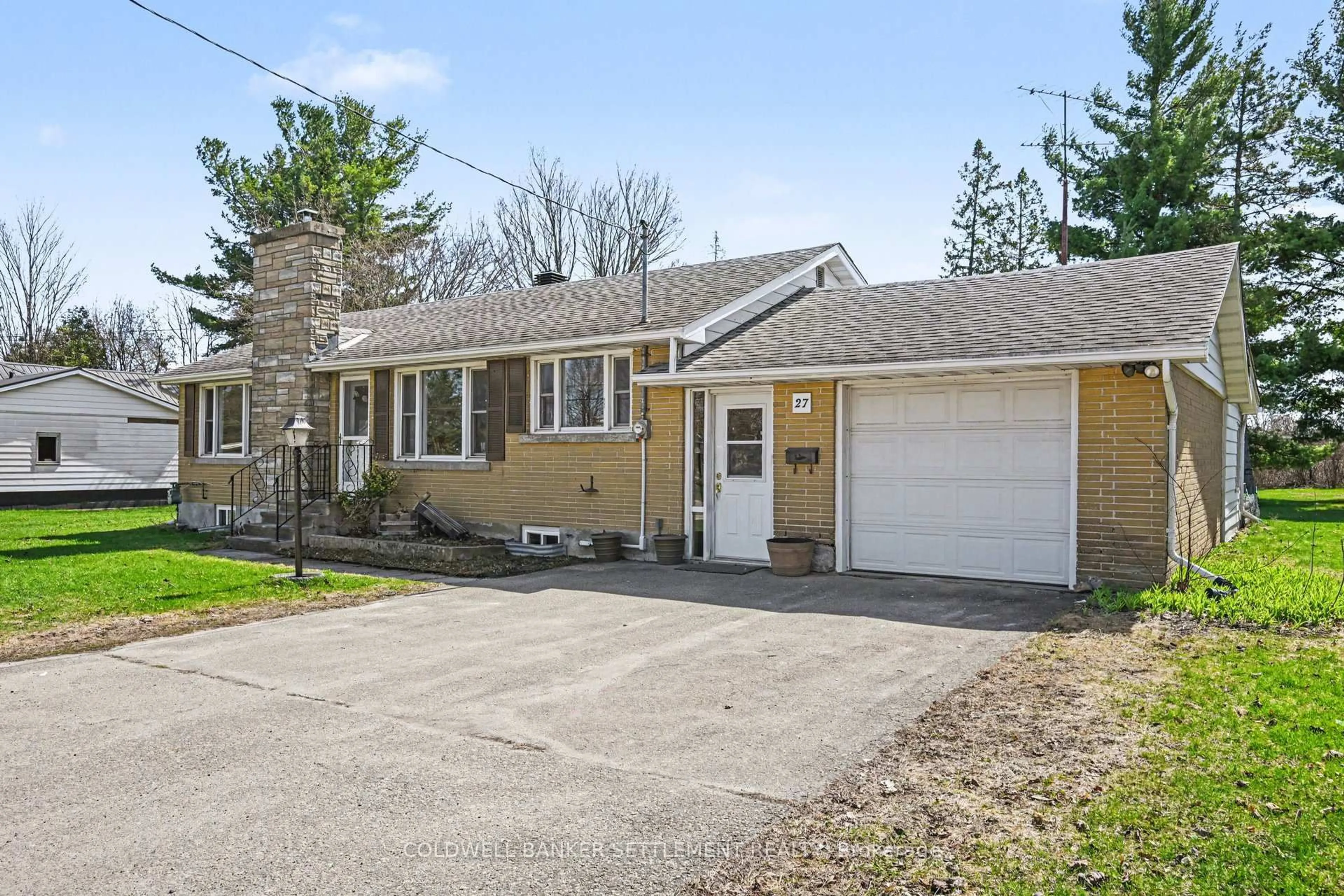 Unknown for 27 Broadview Ave, Smiths Falls Ontario K7A 4L1