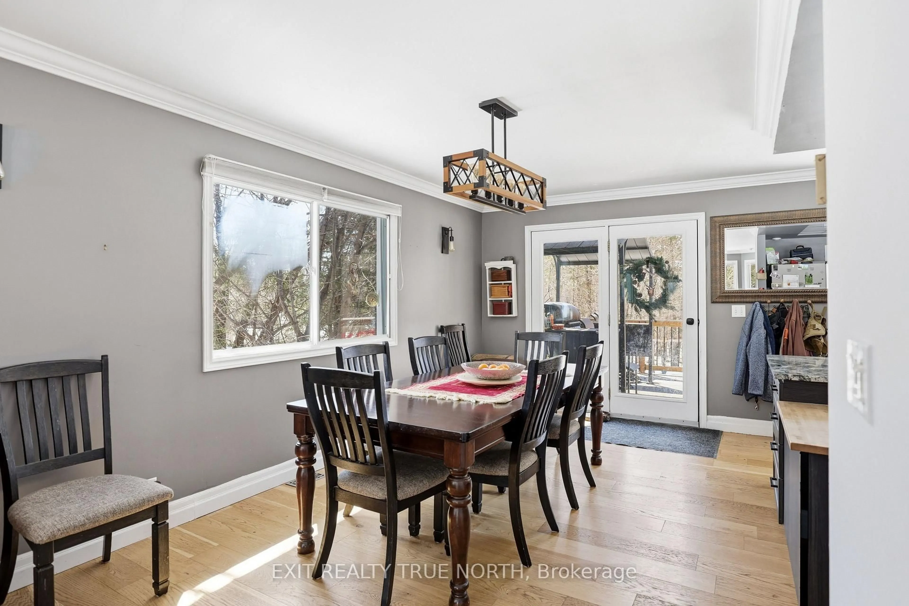 Dining room, wood/laminate floor for 797 Fifth Line, Sault Ste Marie Ontario P6A 5K7