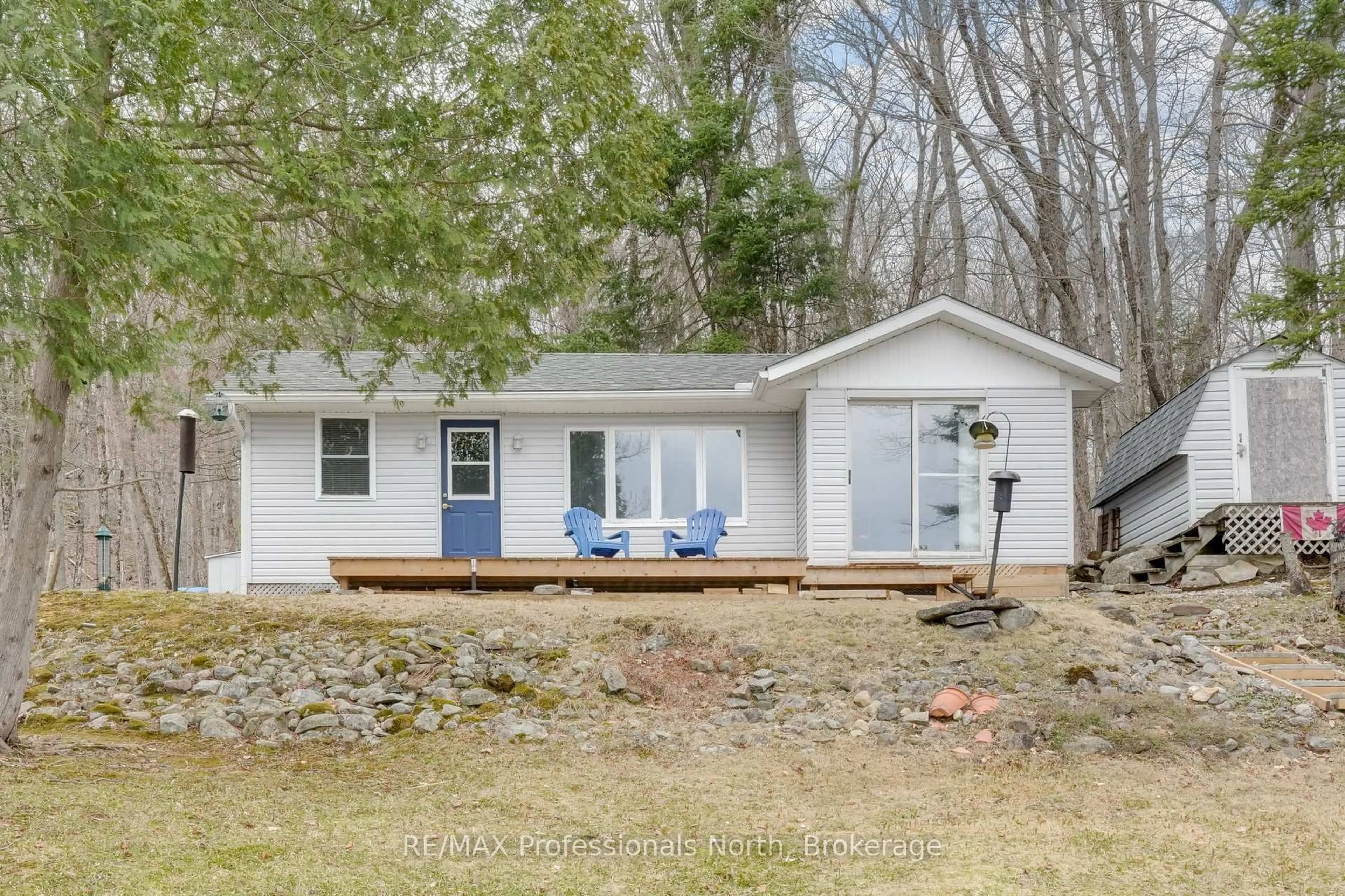 Home with vinyl exterior material, water/lake/river/ocean view for 223B Sunnylea Ave, Armour Ontario P0A 1J0