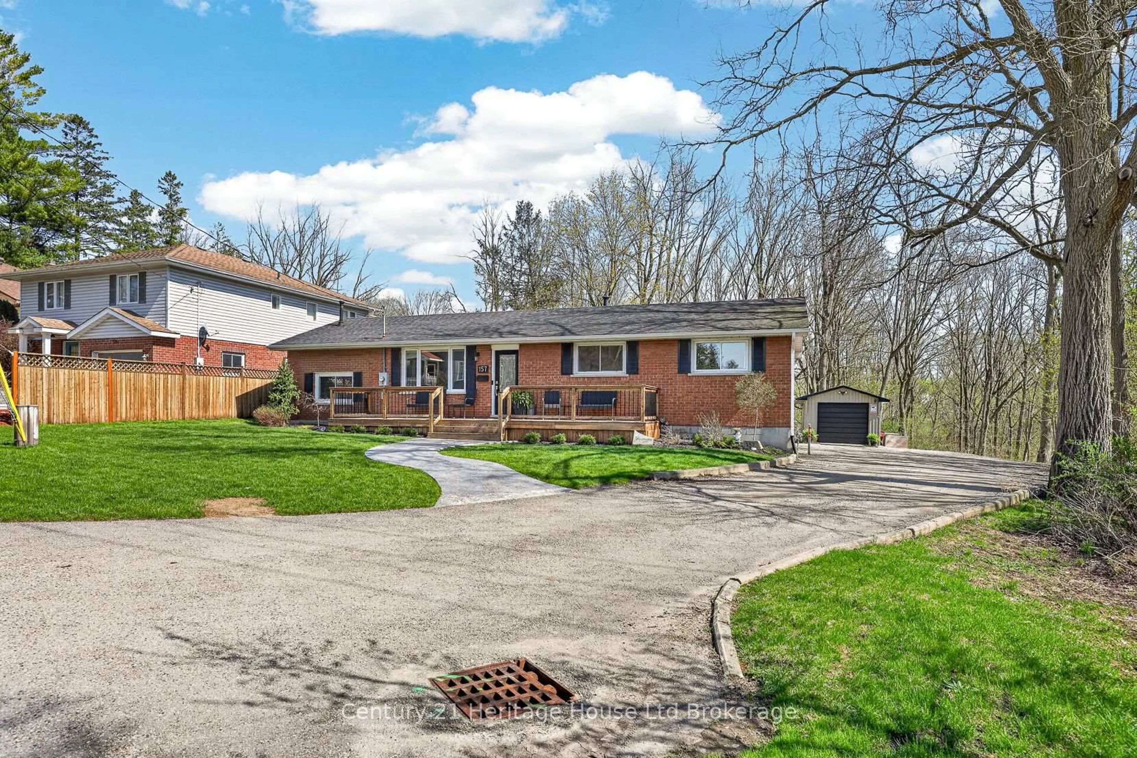 A pic from outside/outdoor area/front of a property/back of a property/a pic from drone, street for 157 Ann St, Ingersoll Ontario N5C 2G5