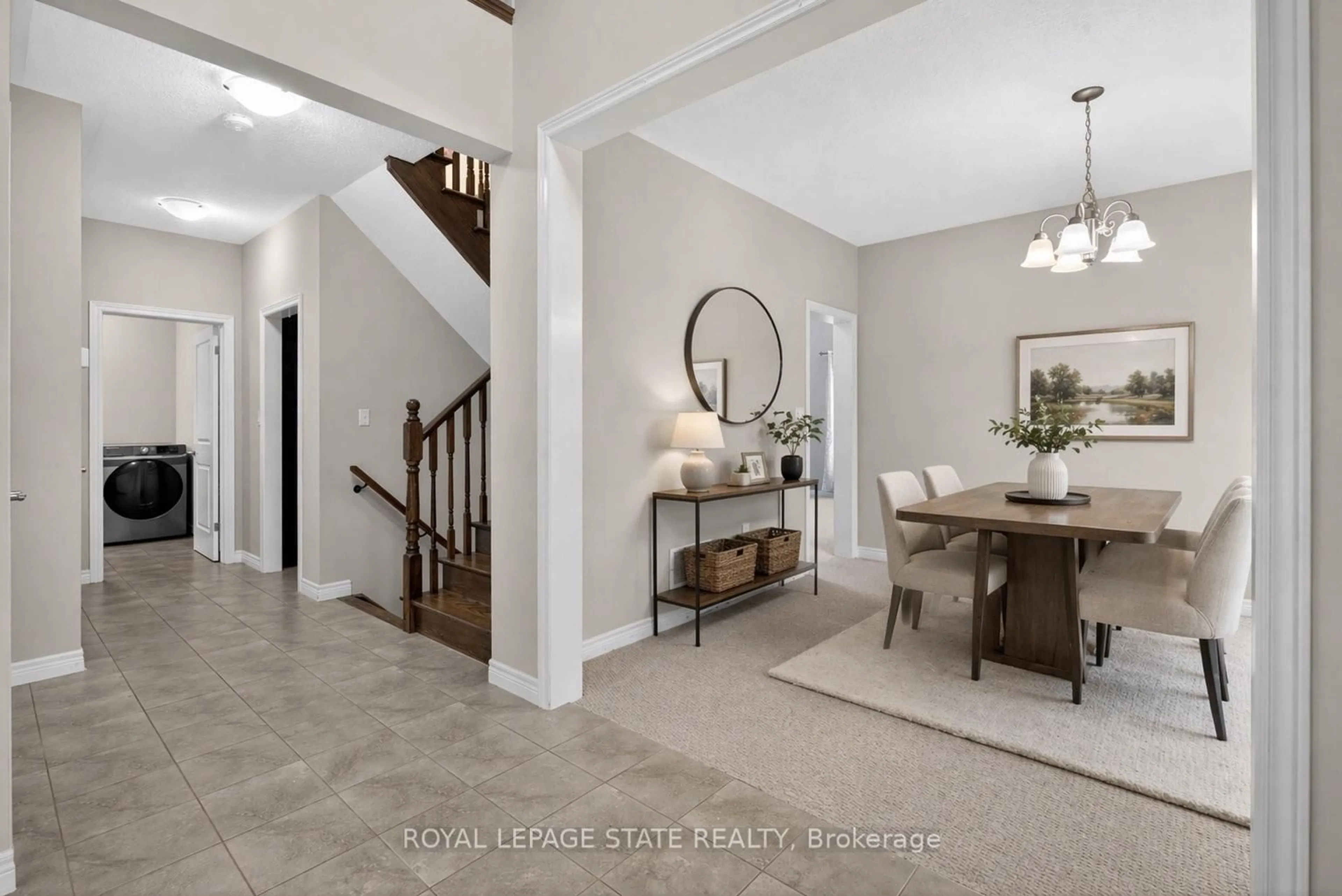 Indoor entryway for 79 Dolomiti Crt, Hamilton Ontario L0R 1P0