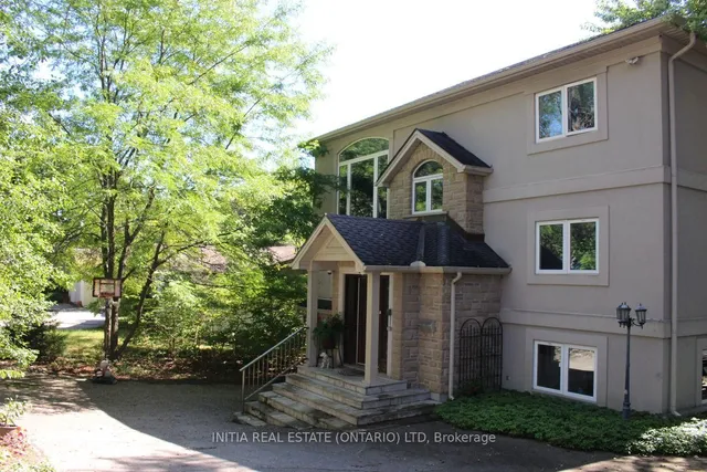 754 Riverside Dr, London North 2
