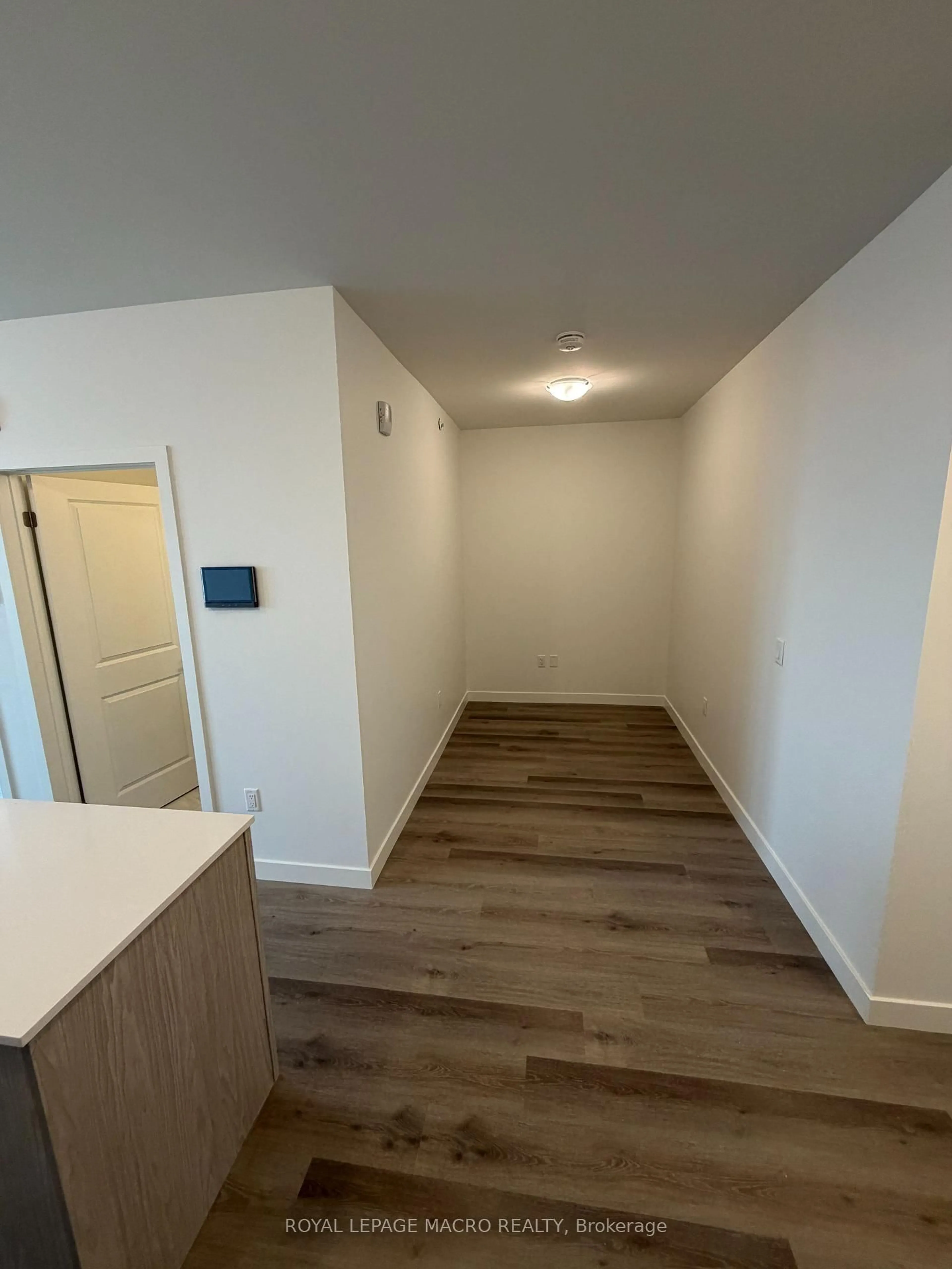 A pic of a room for 461 Green Rd #1018, Hamilton Ontario L8E 5B4