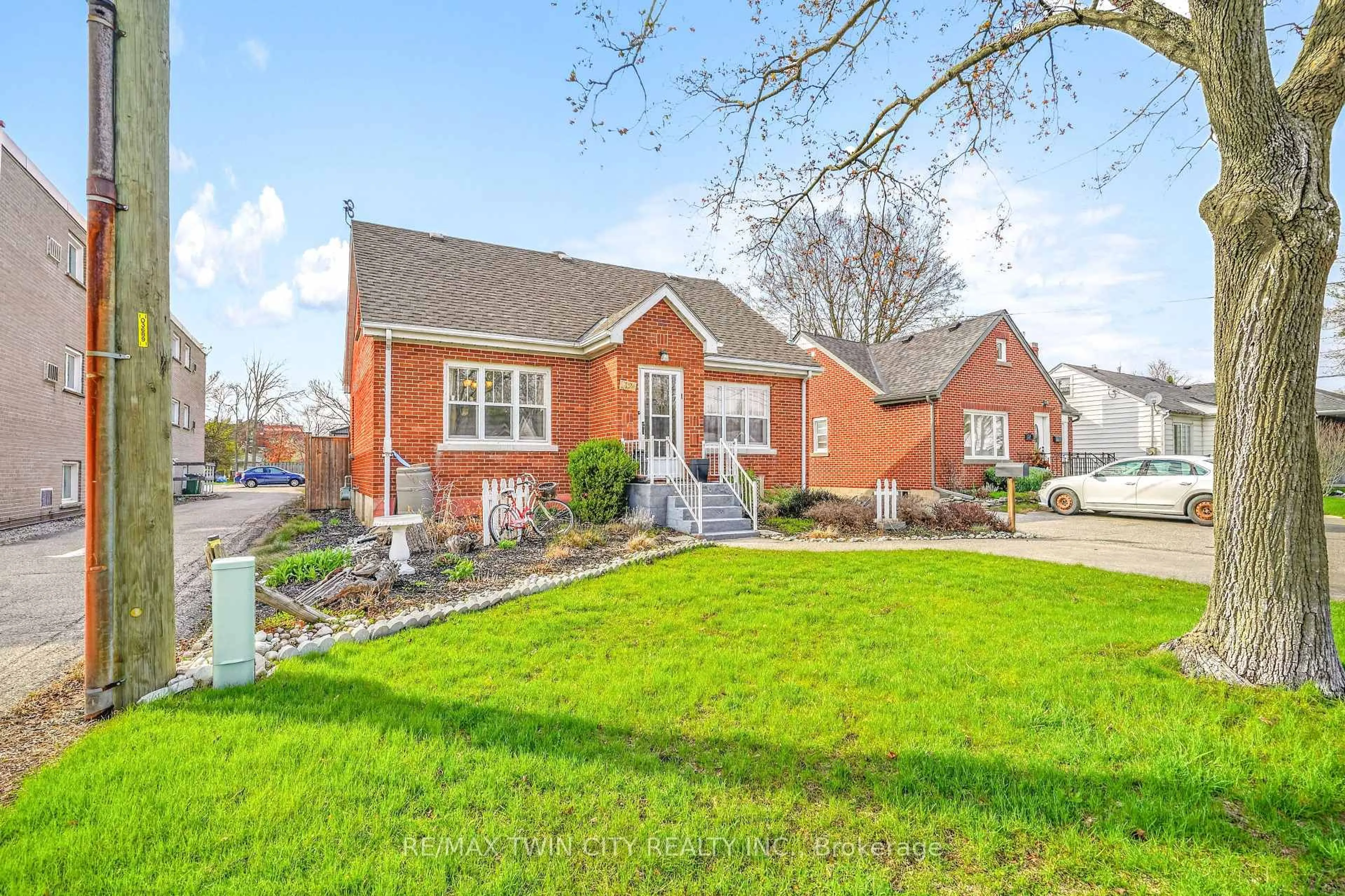 Home with brick exterior material, street for 32 Fulton St, Brantford Ontario N3R 4E5