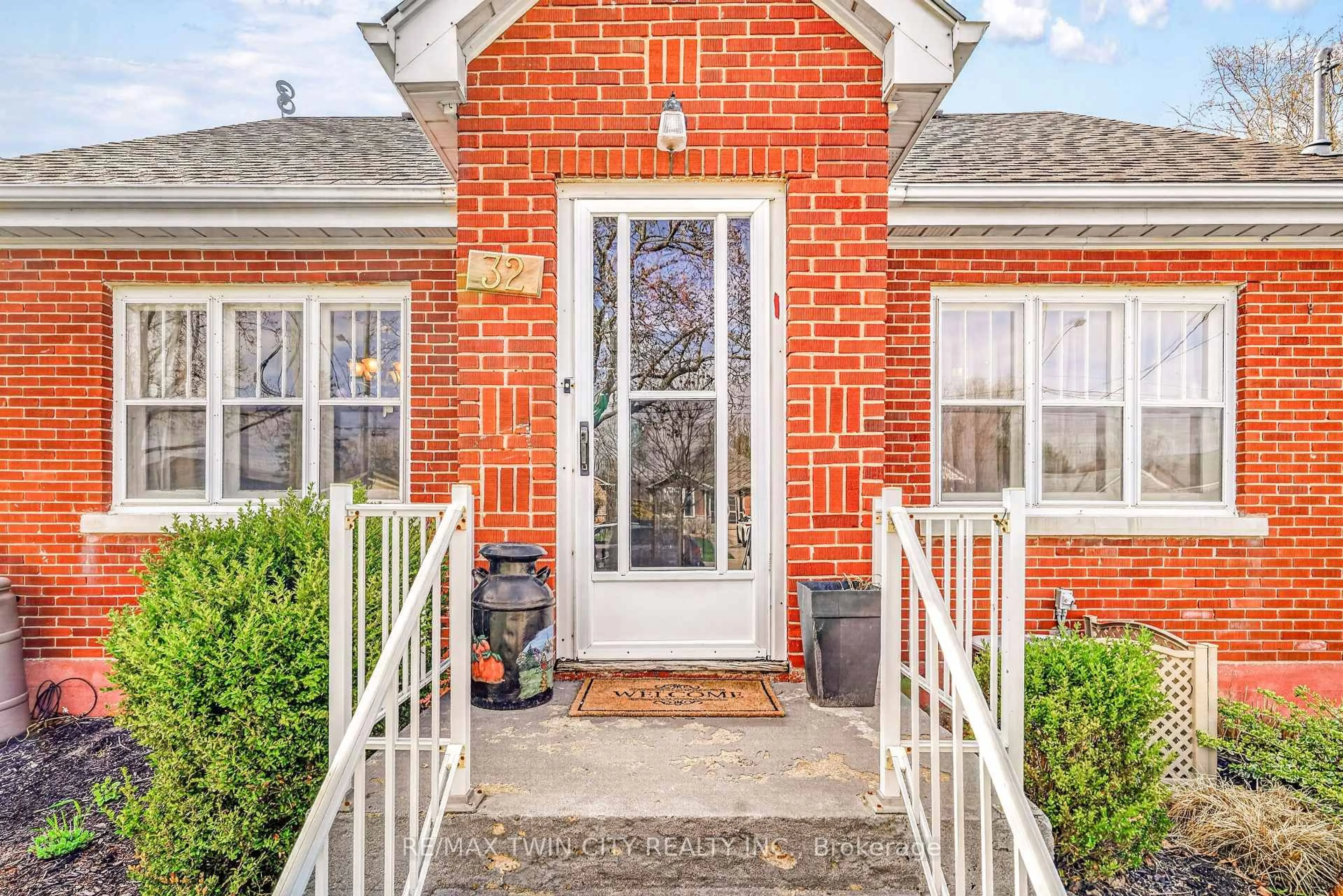 Home with brick exterior material, street for 32 Fulton St, Brantford Ontario N3R 4E5