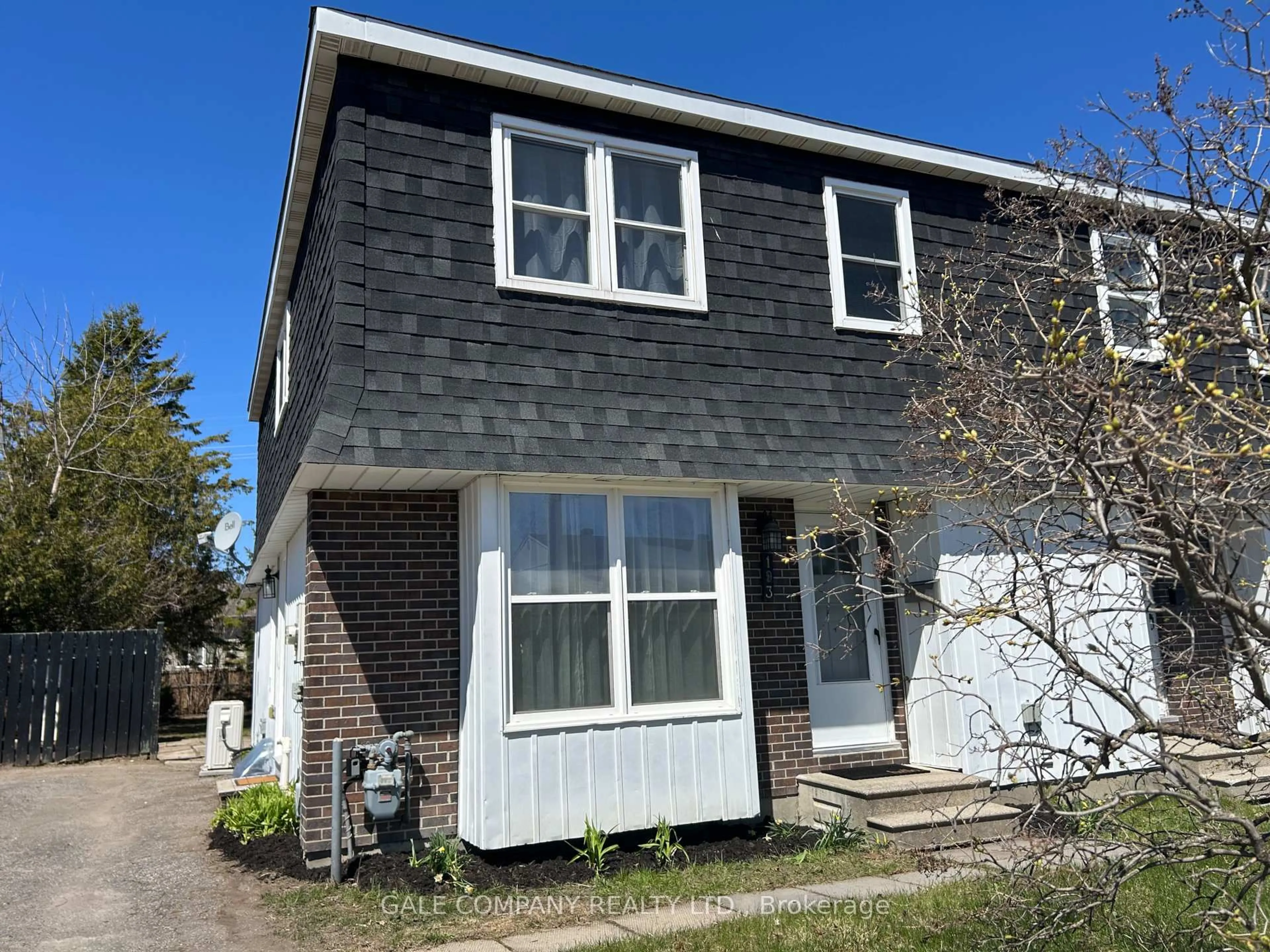 Home with vinyl exterior material, street for 193 Edward St, Arnprior Ontario K7S 2X6